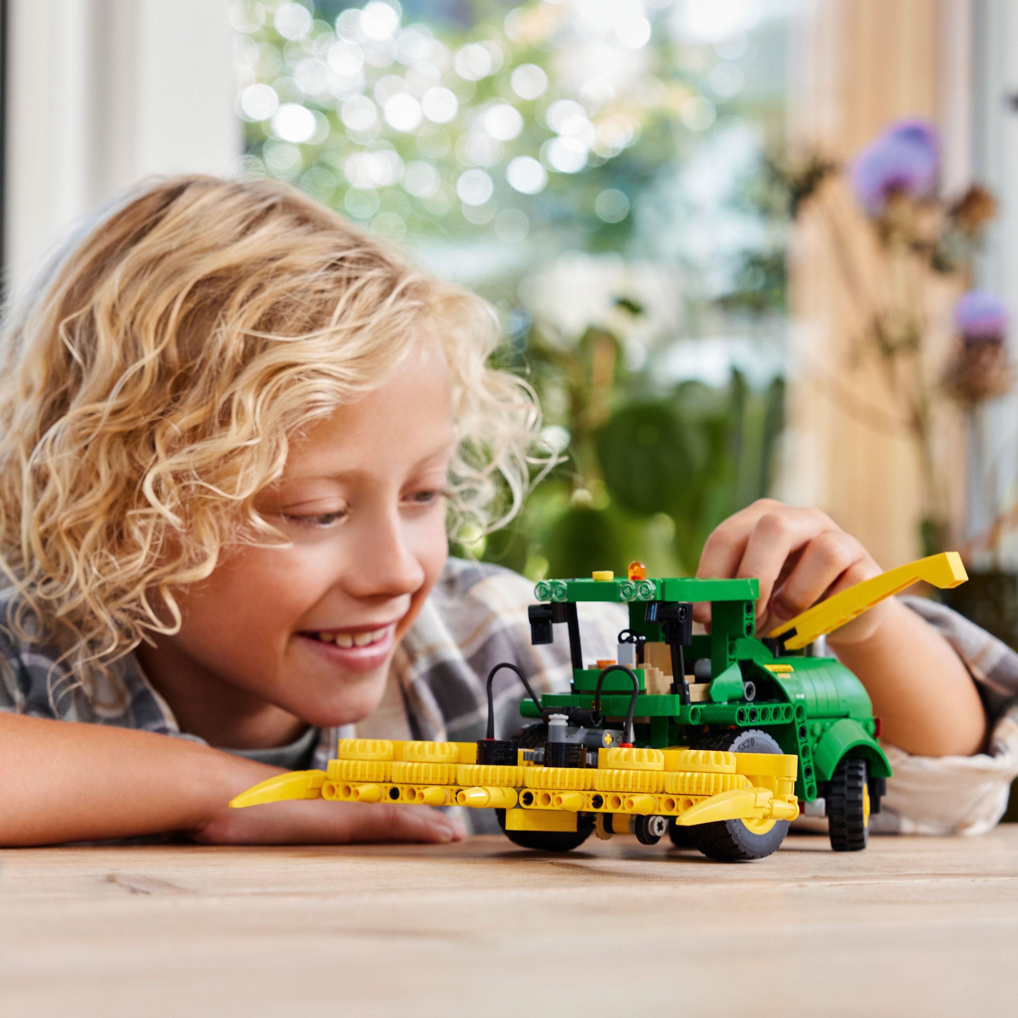 LEGO Technic 42168  - John Deere 9700 Forage Harvester