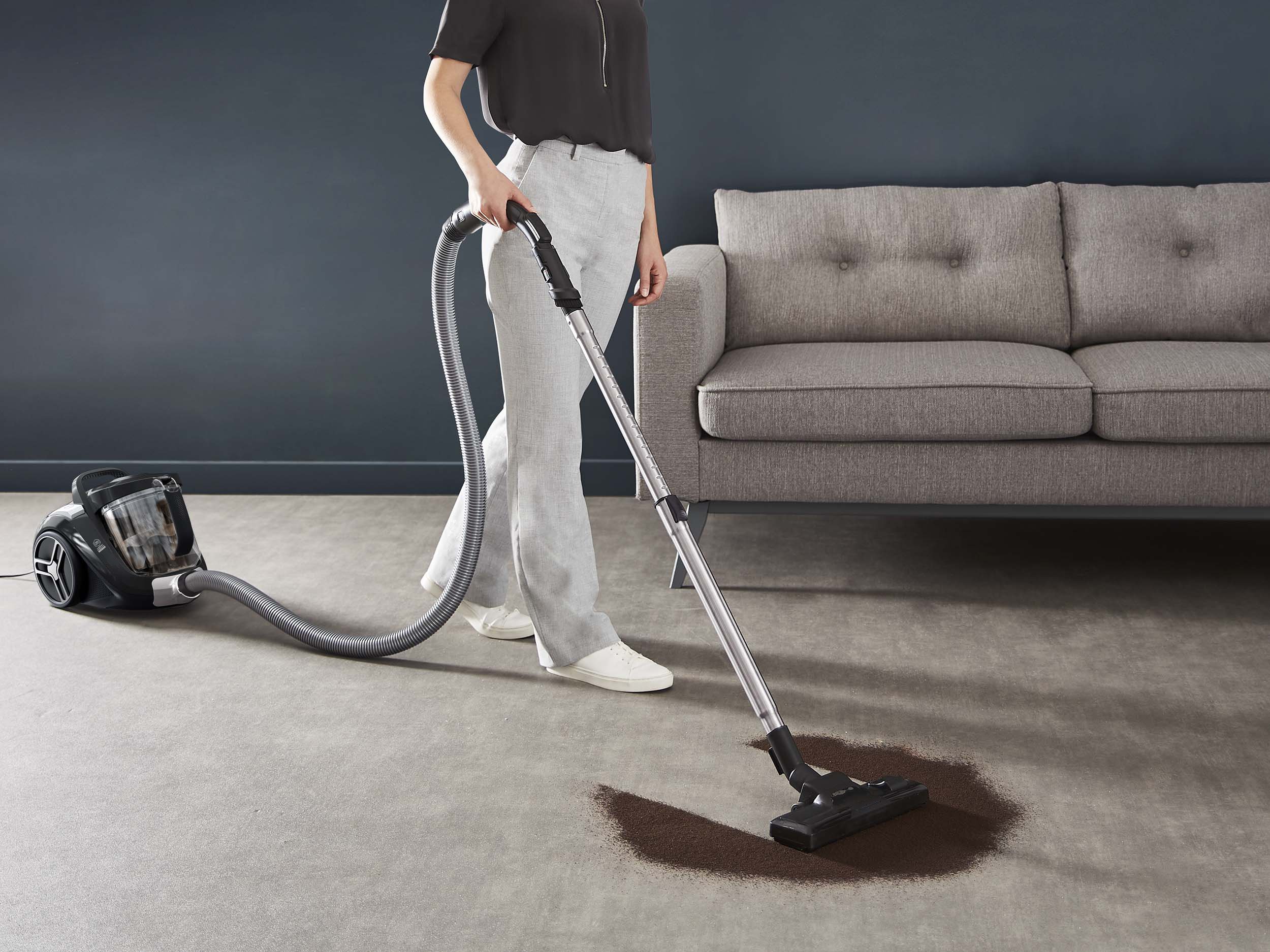 OBH Nordica Compact Power XXL Bagless -pölypussiton pölynimuri, musta