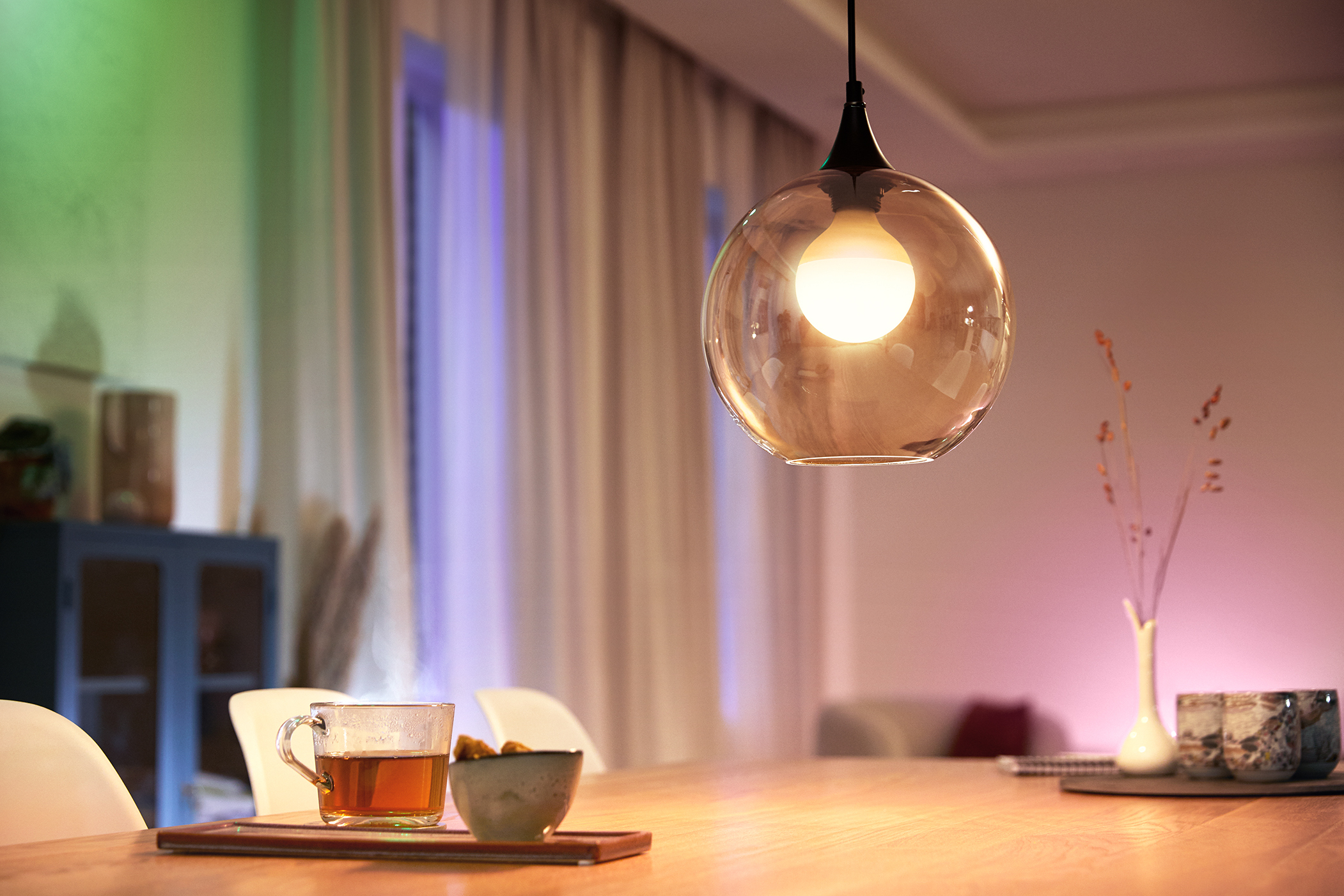 WiZ älylamppu, E14, RGBW - kaikki värit ja valkoisen valon sävyt, Wi-Fi, 470 lm