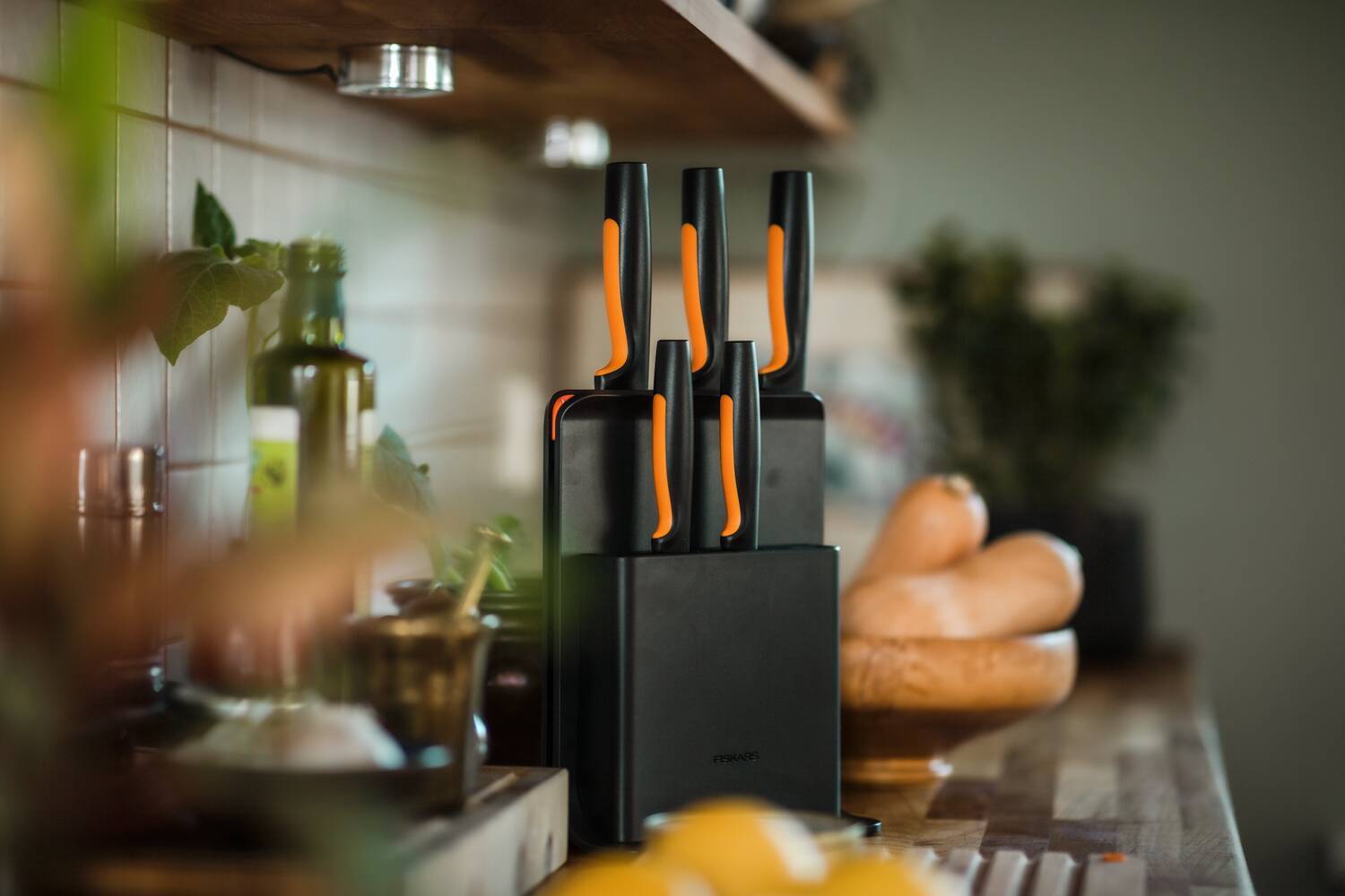 Fiskars Functional Form -veitsitukki, muovi, sis. 5 veistä