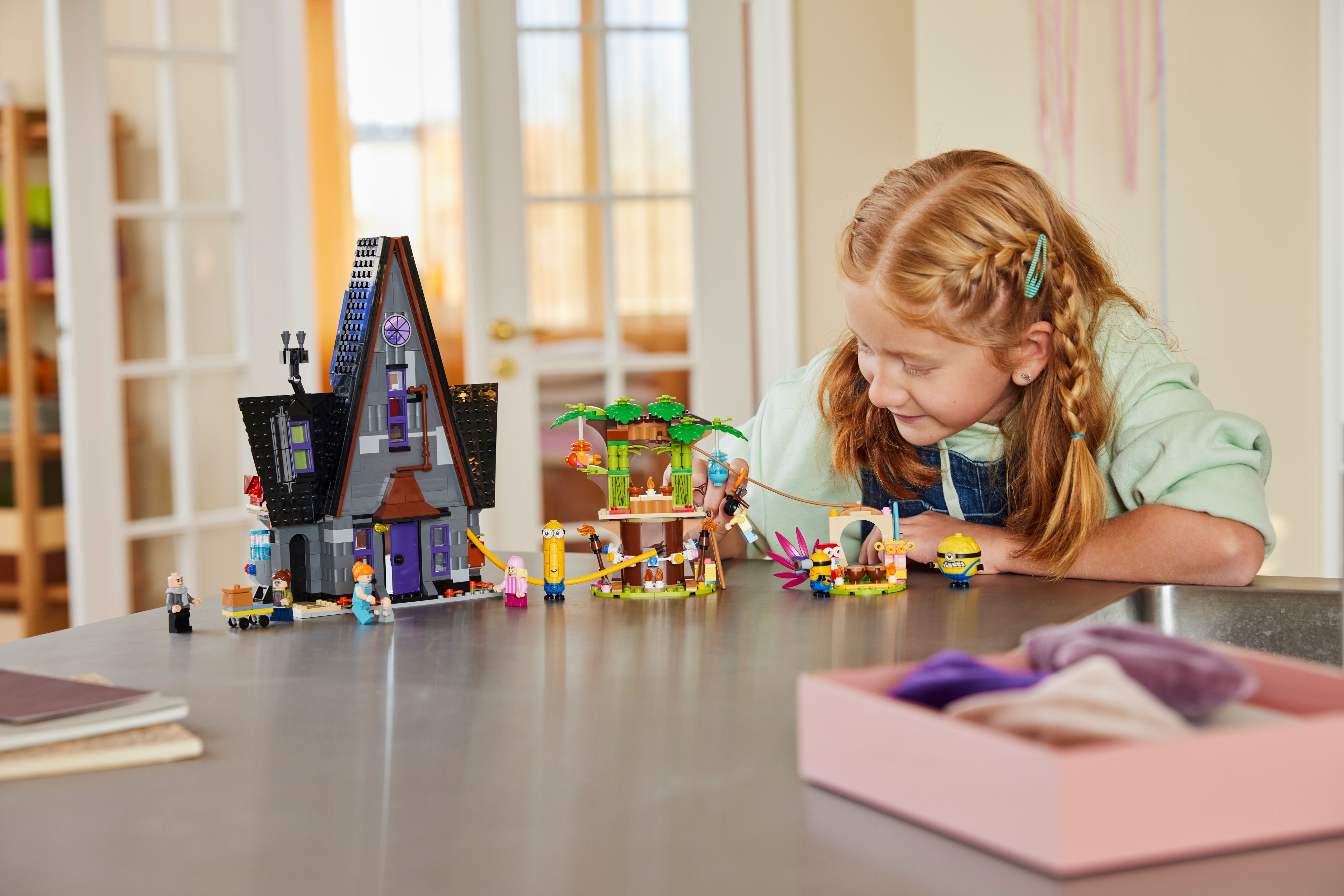 LEGO Minions 75583  - Kätyrien ja Grun kotitalo