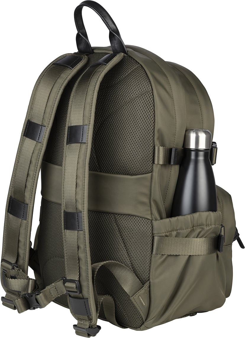 Tucano Desert Premium -tietokonereppu 15.6", musta