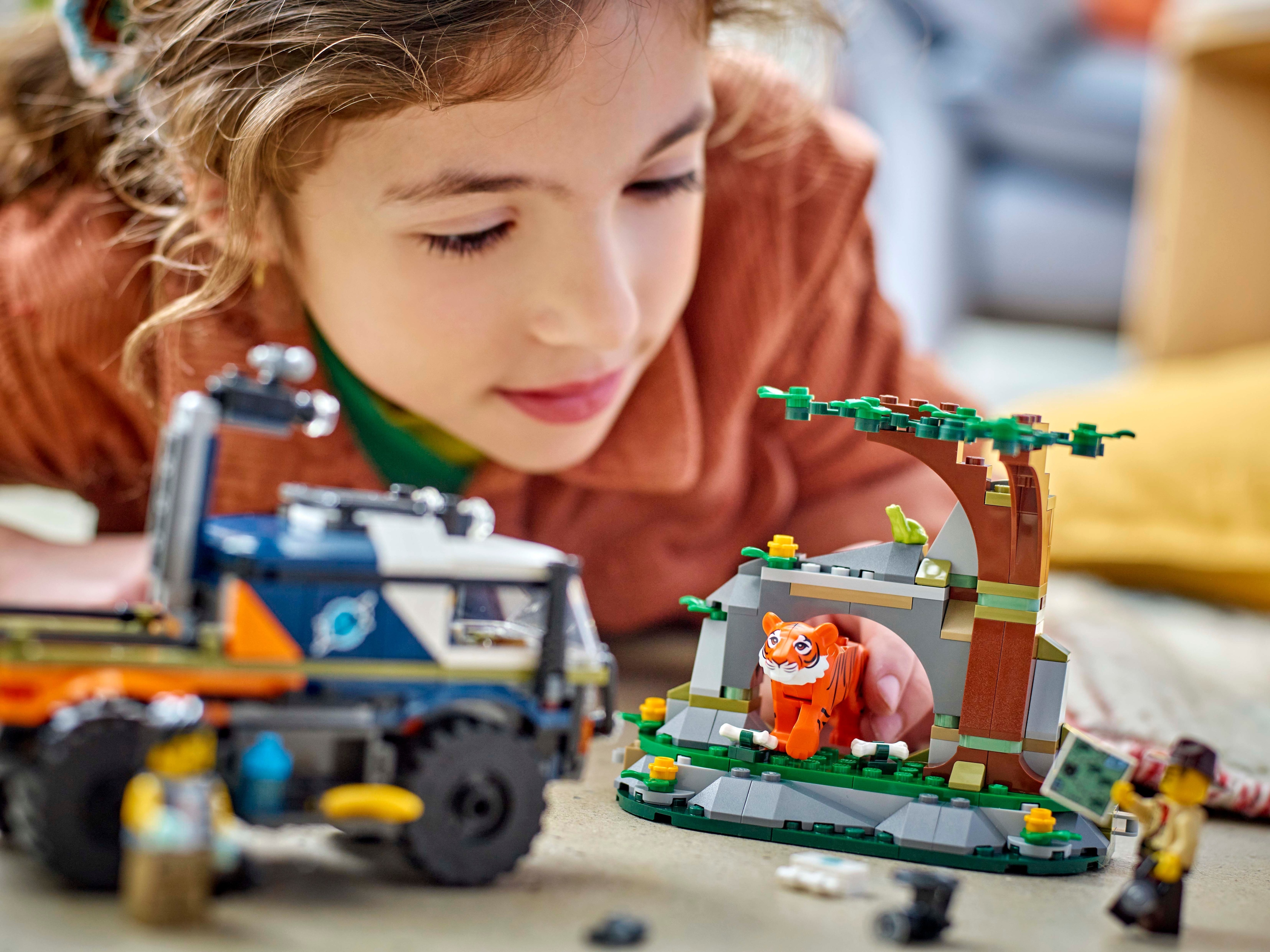LEGO City Exploration 60426  - Viidakkotutkijan maastoauto