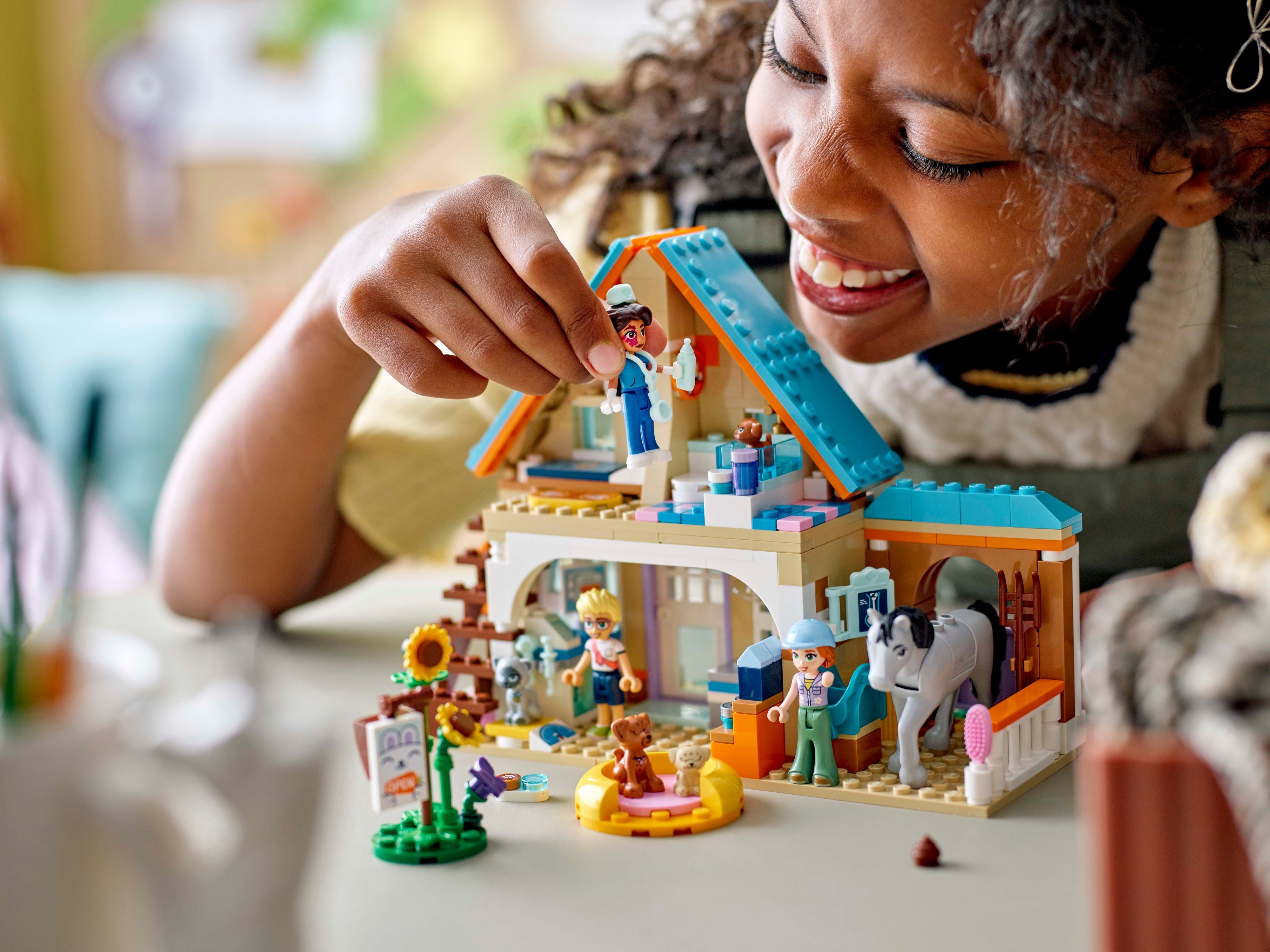 LEGO Friends 42651 – Hevos‑ ja lemmikkisairaala