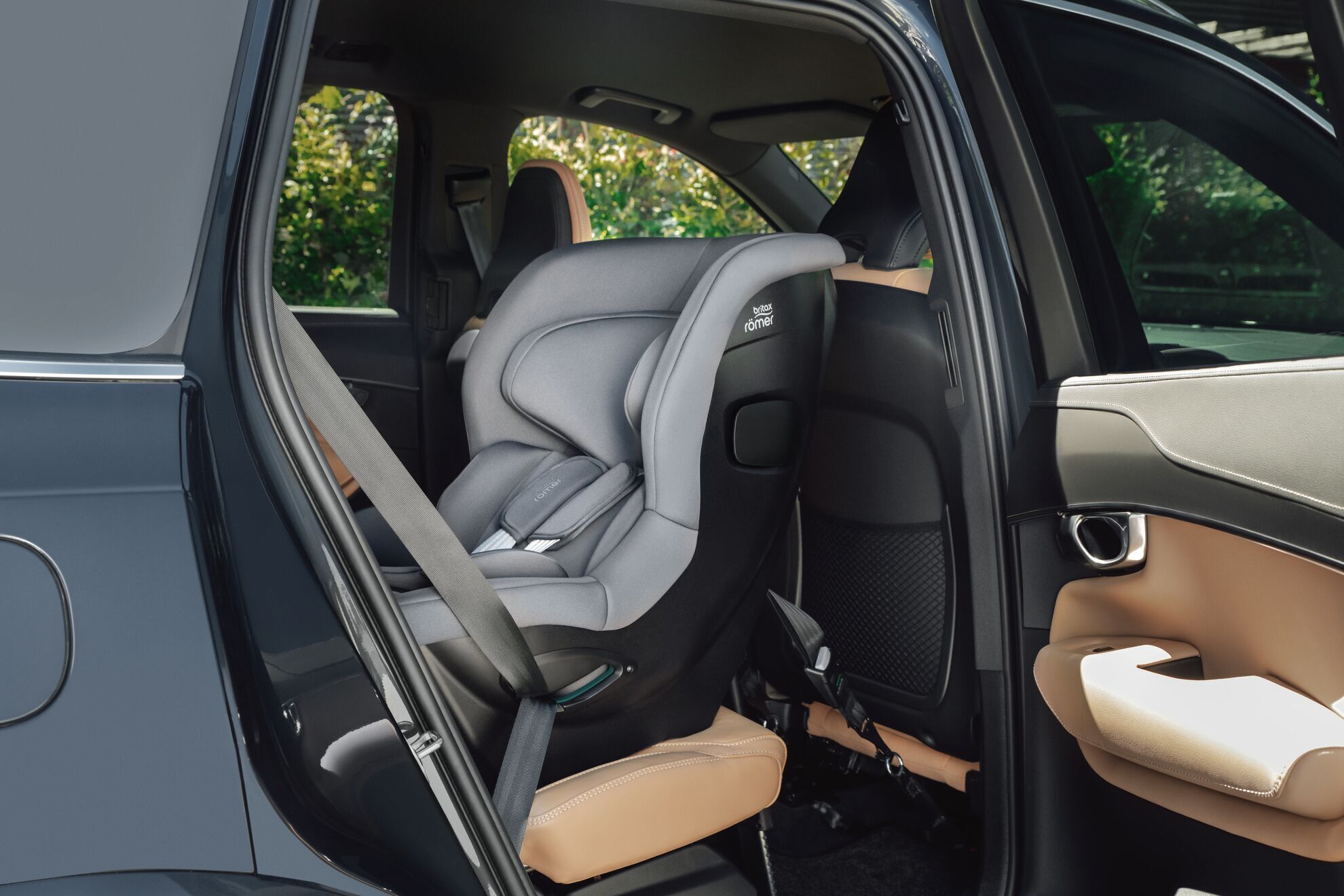 BRITAX RÖMER SAFE-WAY M -turvaistuin, 61 - 125 cm, Midnight Grey