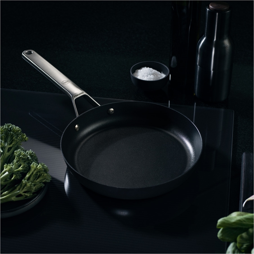 Fiskars Taiten OH -paistinpannu, 24 cm