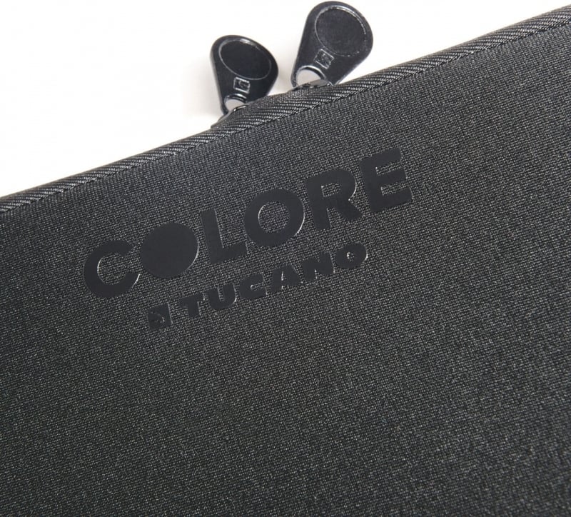 Tucano Colore Second Skin -suojatasku 17/18" kannettavalle tietokoneelle, musta