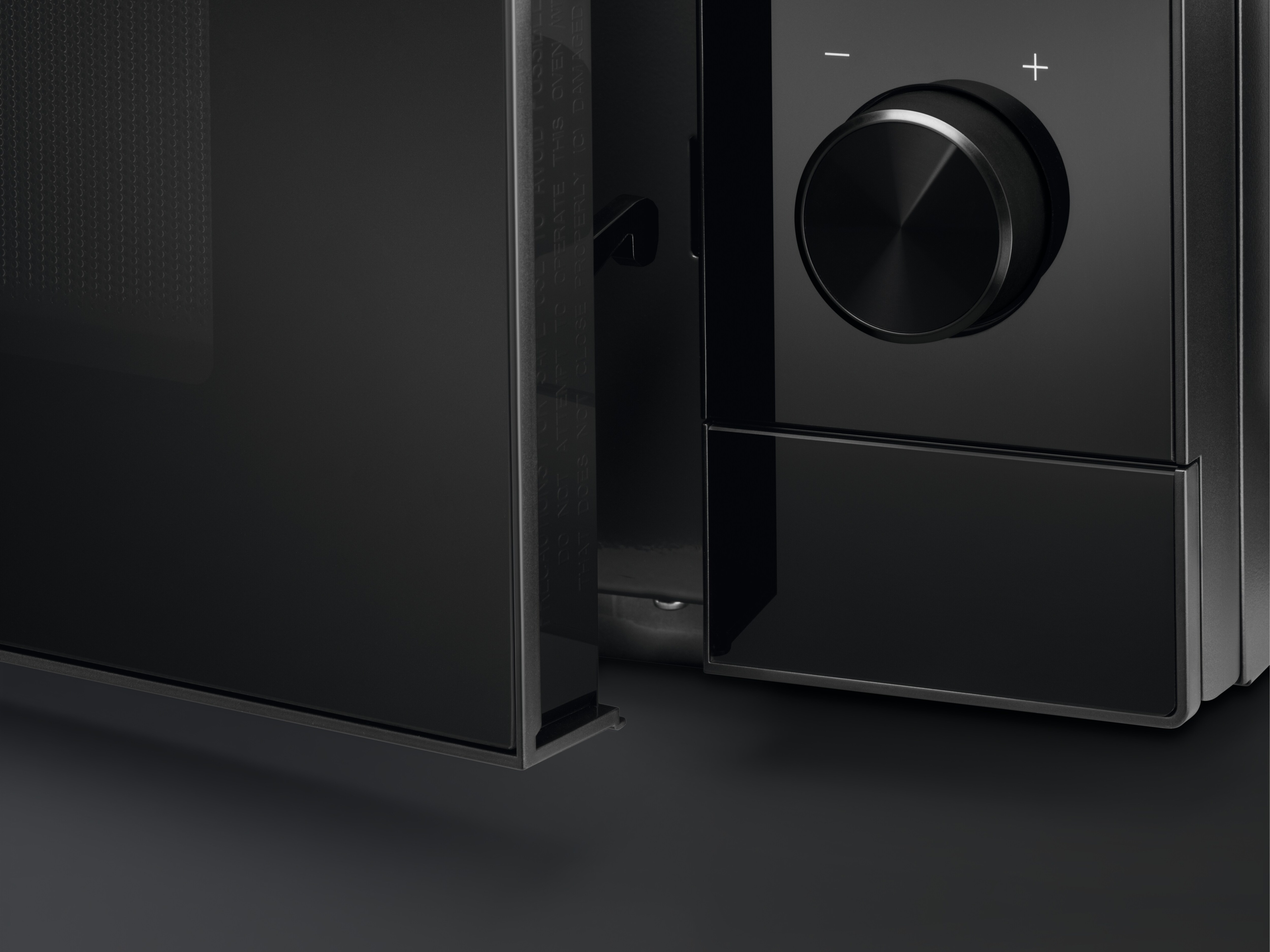 Electrolux EMZ729EMK mikroaaltouuni, musta
