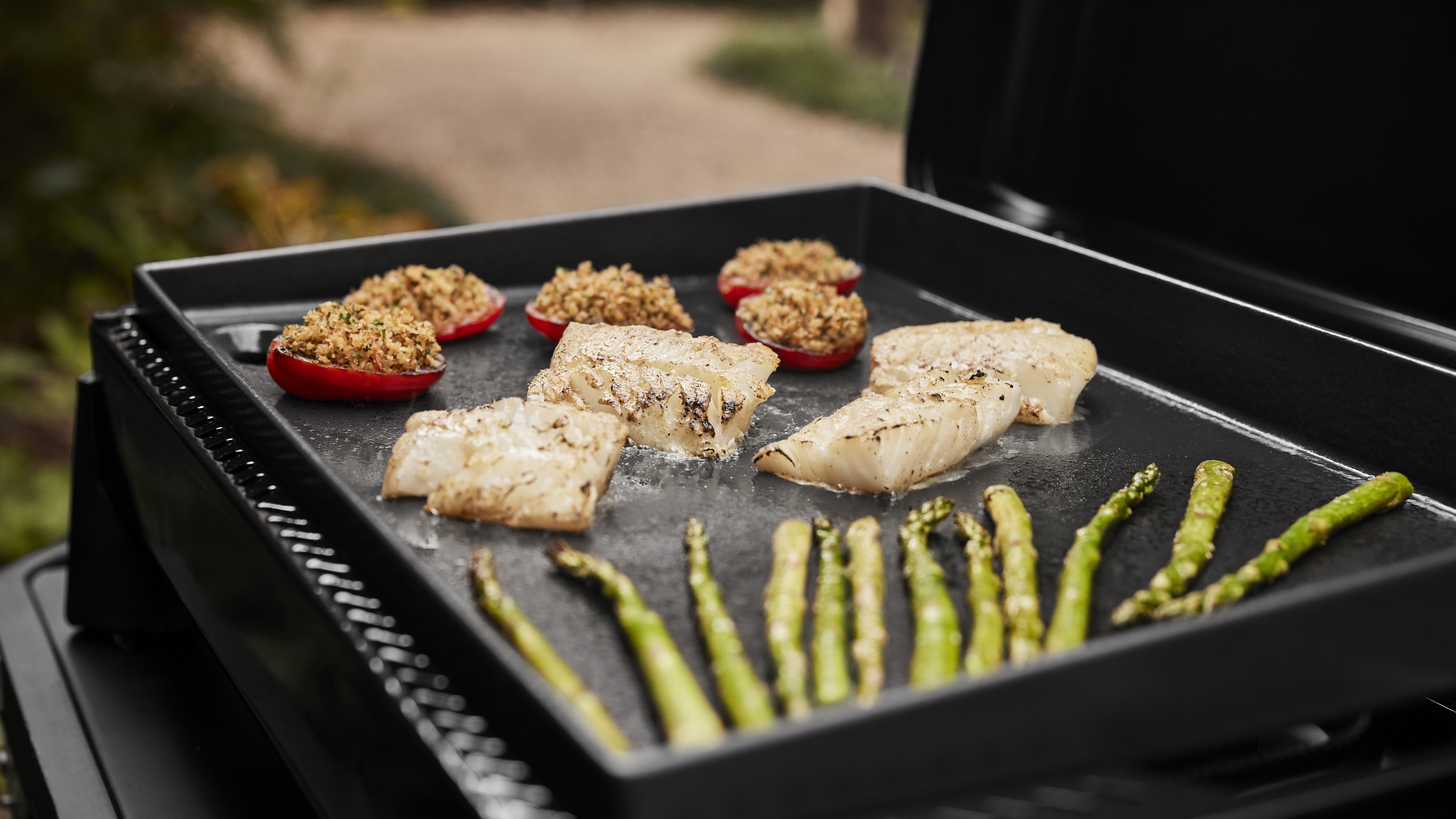 Weber SLATE GP 56 cm Premium-parila -kaasugrilli