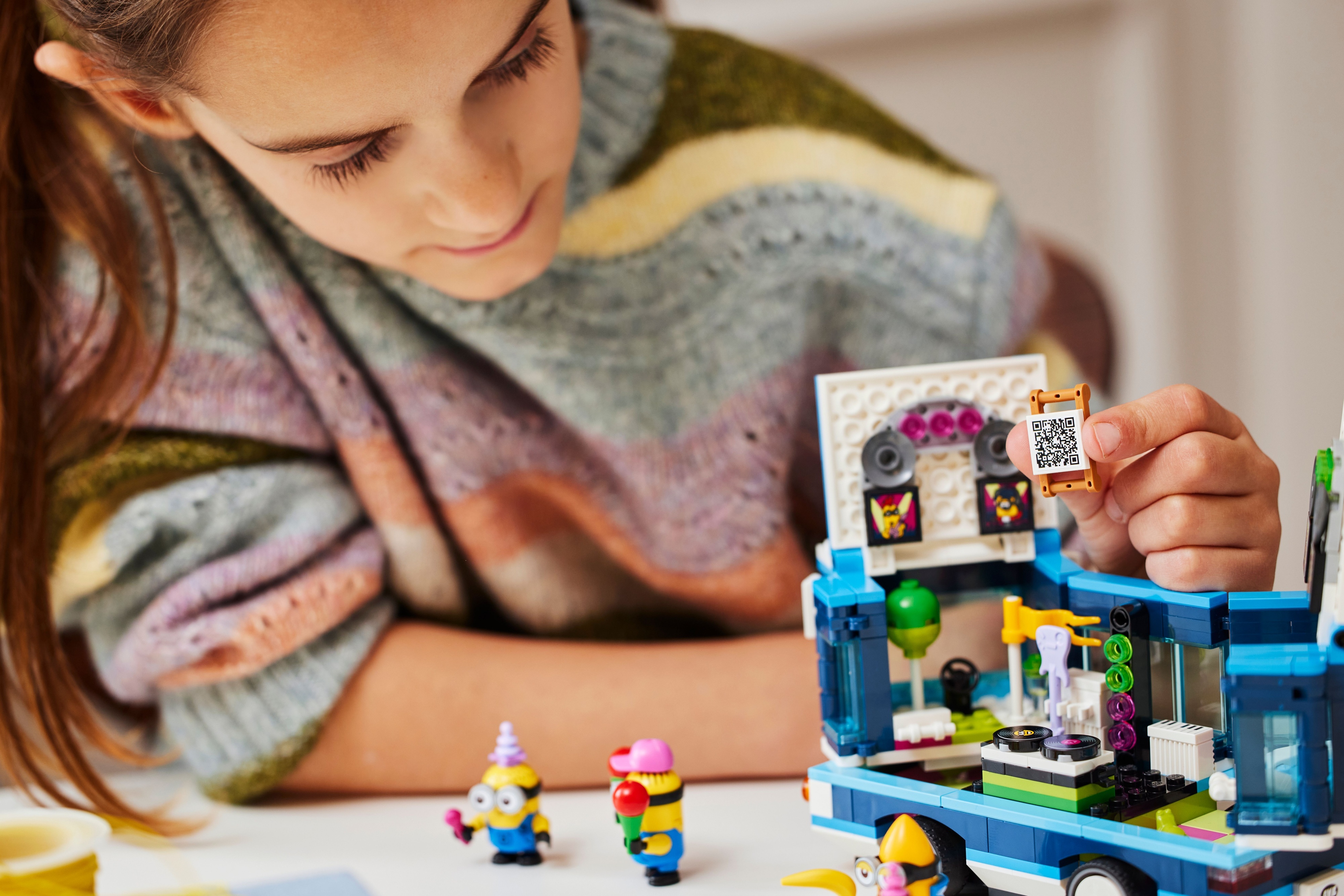 LEGO Minions 75581 - Kätyrien musajuhlabussi