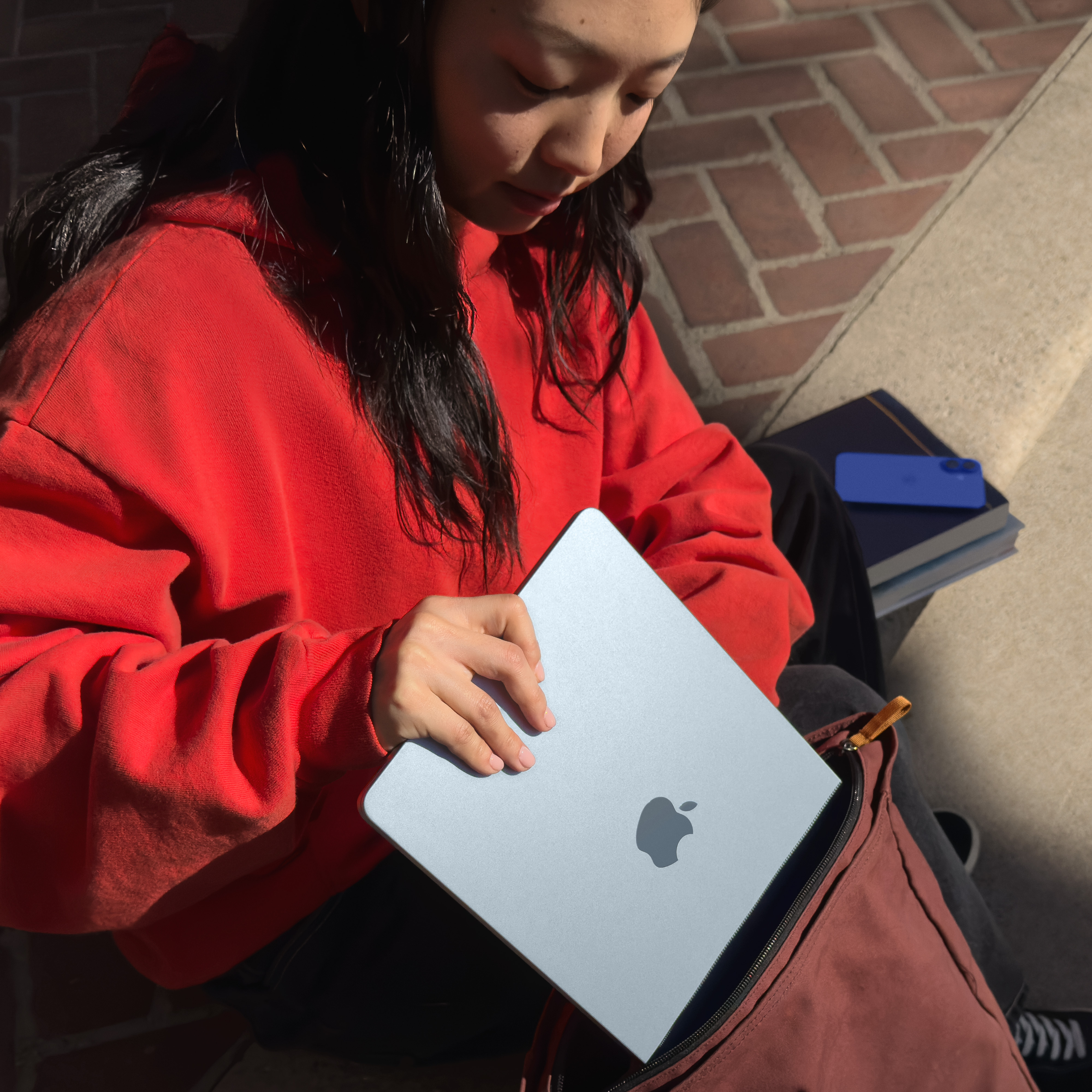 Apple MacBook Air 13" M4 16 Gt, 256 Gt 2025 -kannettava, taivaansininen (MC6T4)