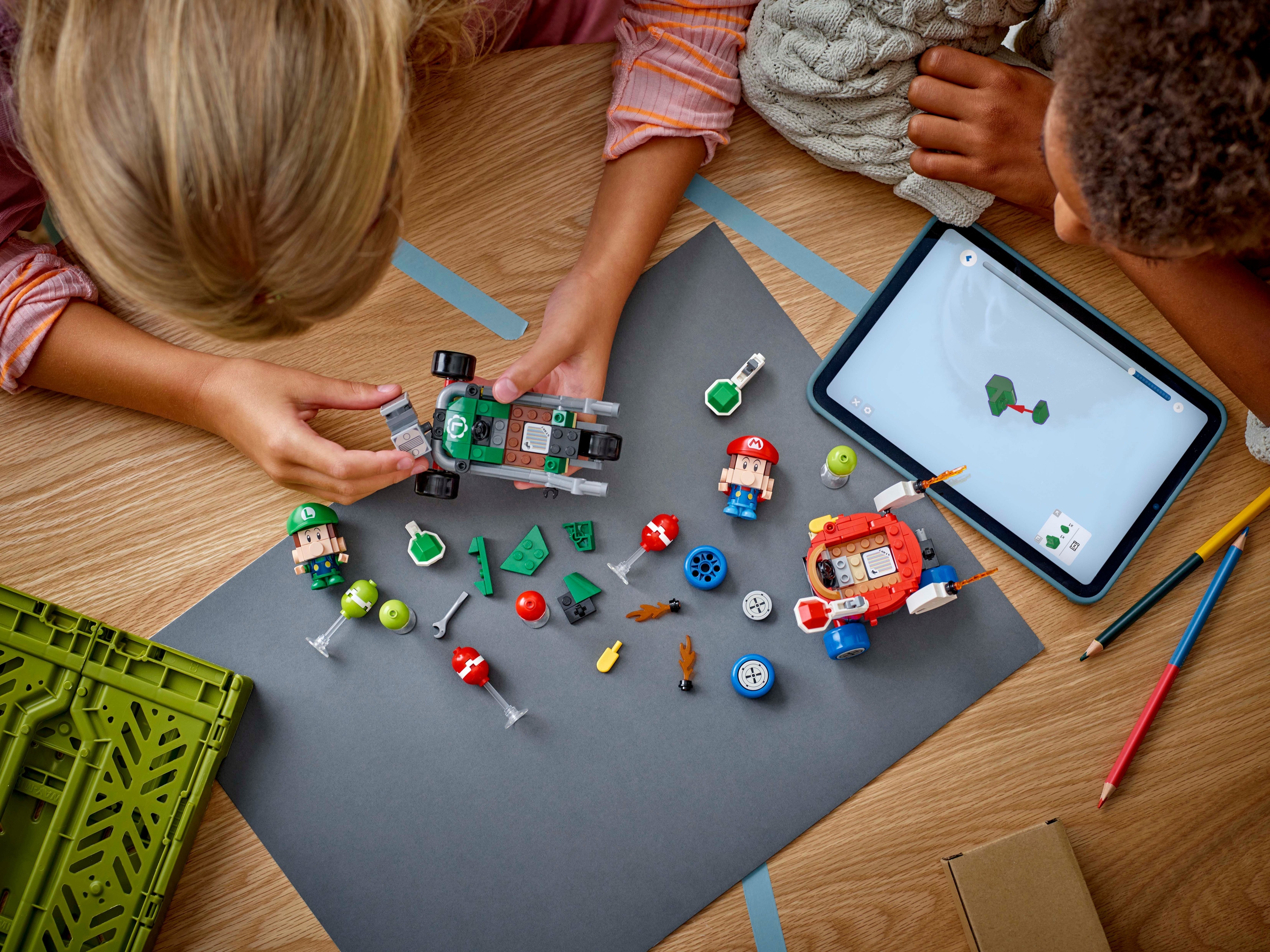 LEGO Super Mario 72034 – Mario Kart™ – Baby Mario vastaan Baby Luigi