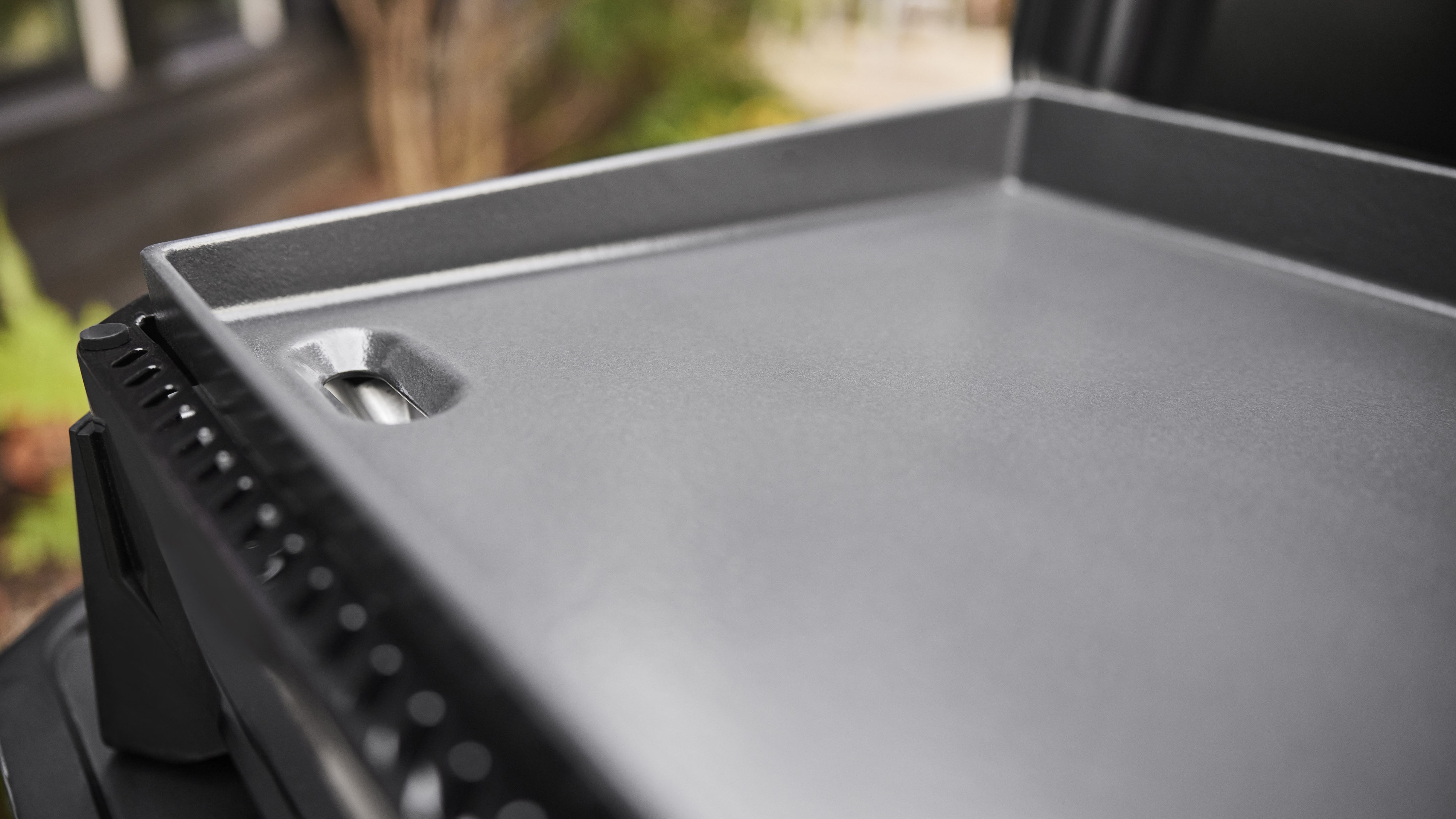 Weber SLATE GP 56 cm Premium-parila -kaasugrilli