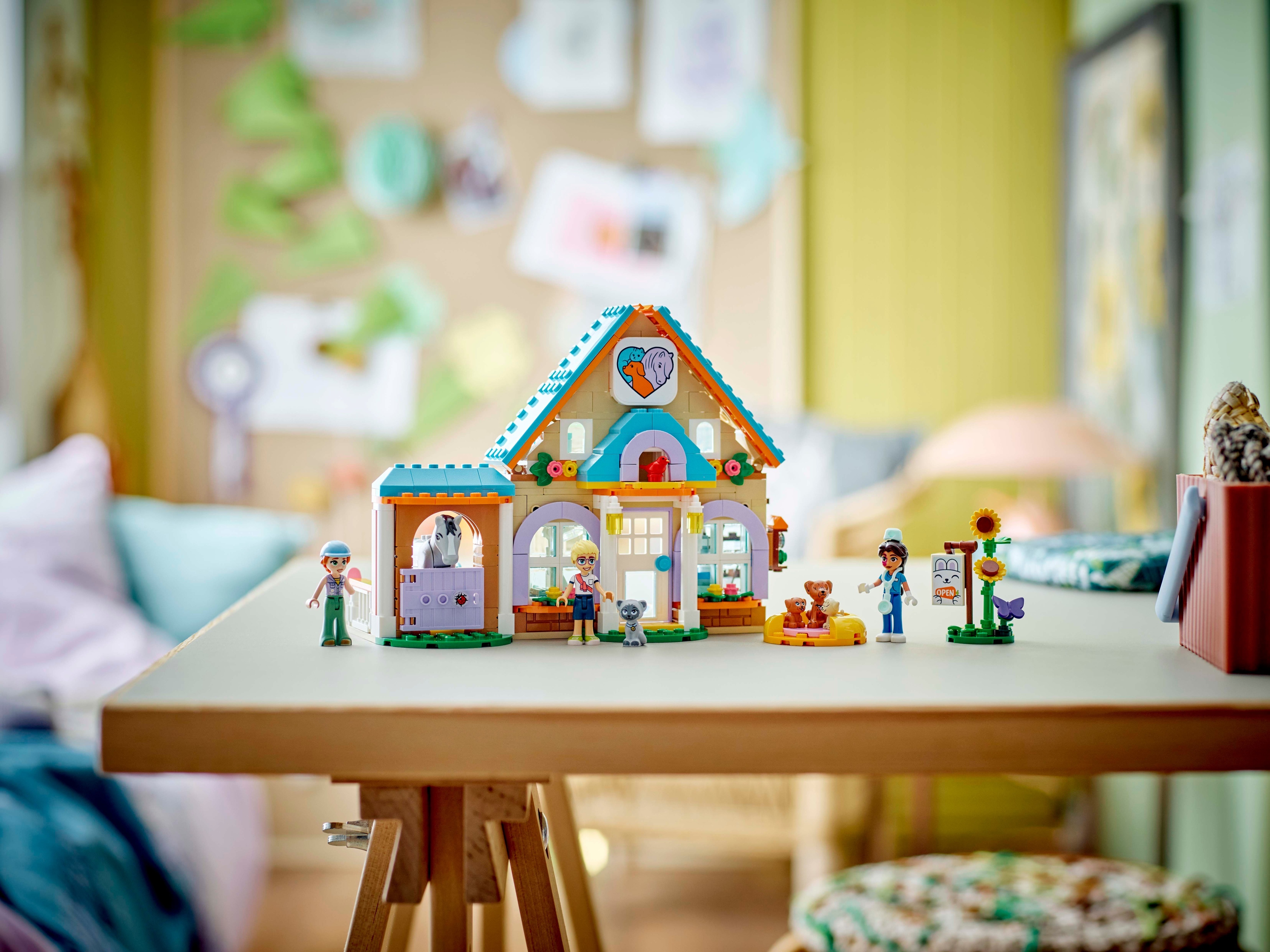 LEGO Friends 42651 – Hevos‑ ja lemmikkisairaala