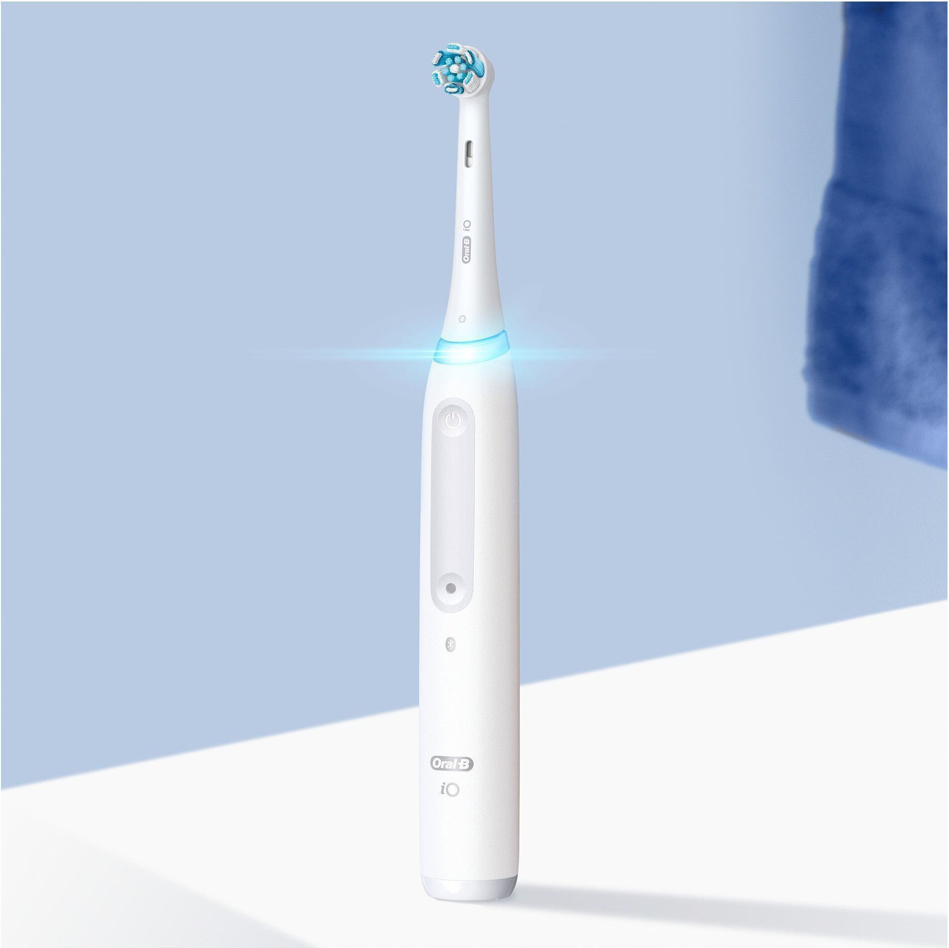 Oral-B iO 5 Black & White -sähköhammasharja, tuplarunko, musta / valkoinen