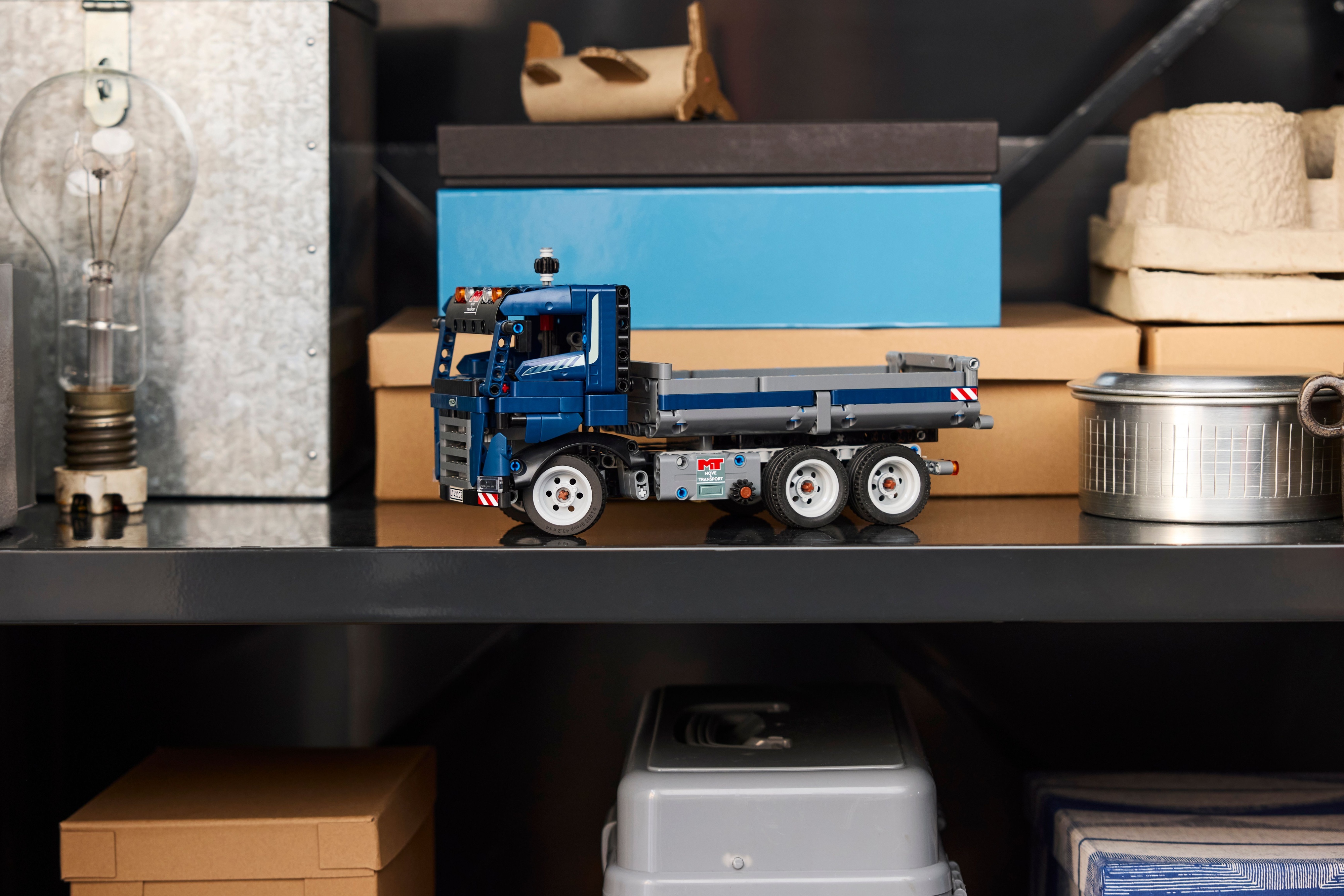 LEGO Technic 42203 – Kippiauto 20 LEGO Technic 42203 – Kippiauto - Image 20