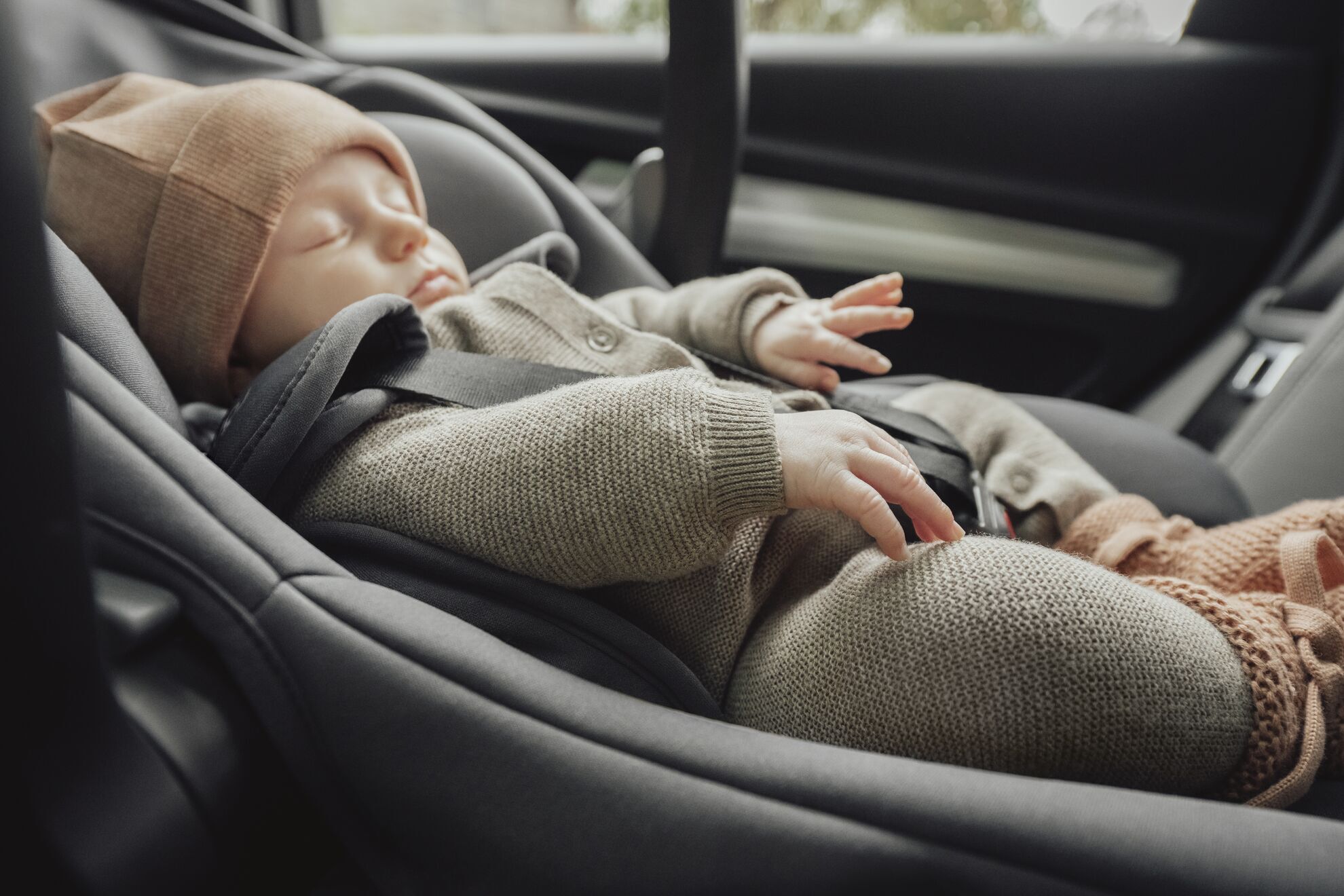 BRITAX RÖMER BABY-SAFE PRO LUX -turvakaukalo, 40–85 cm, Linen Grey