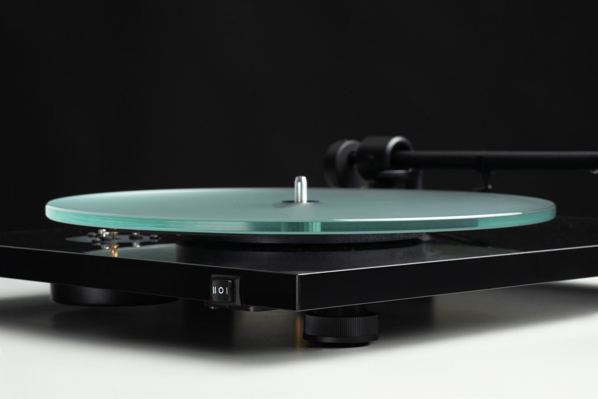 Pro-Ject T1 EVO Phono levysoitin, pianomusta