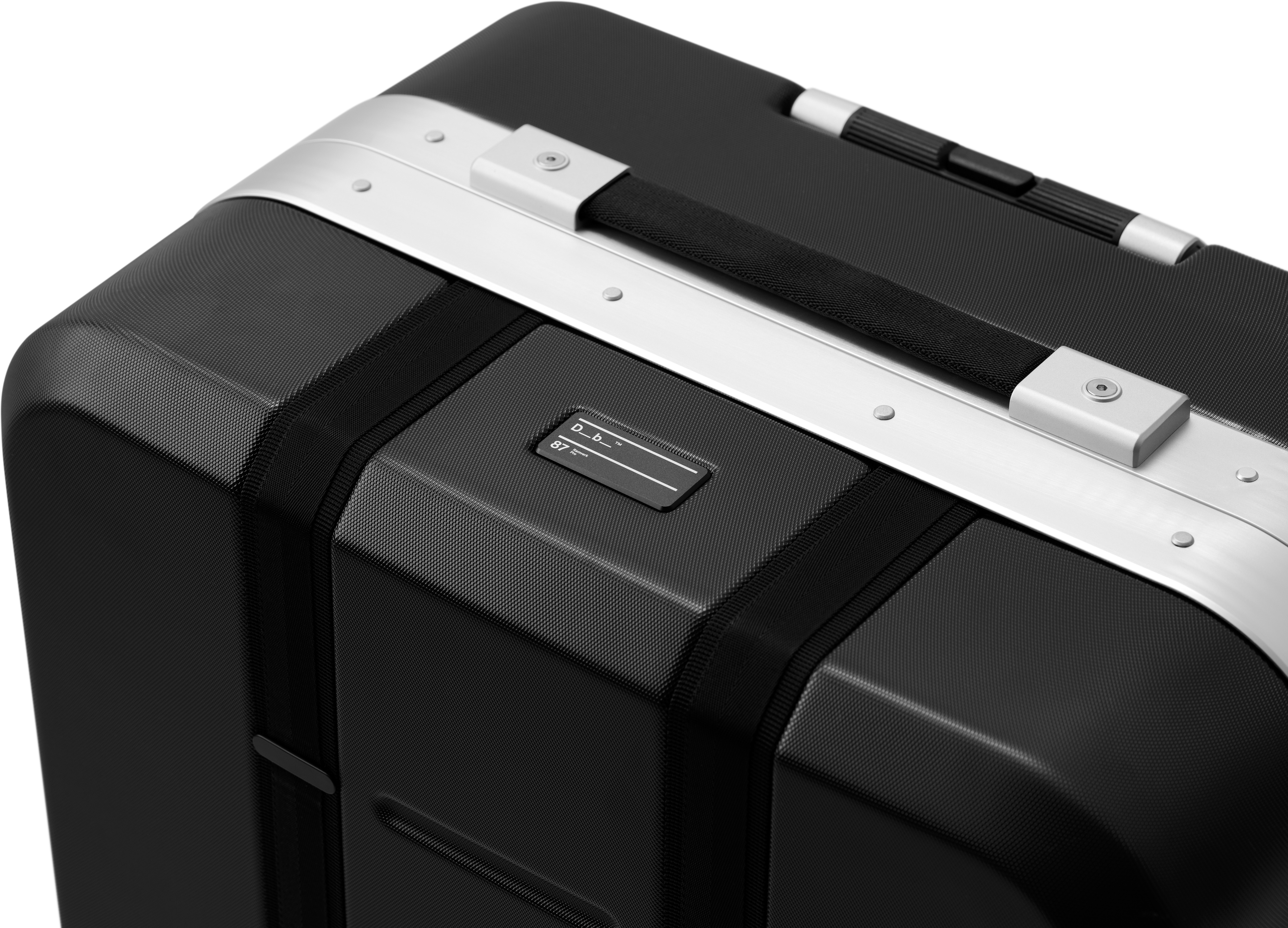Db The Ramverk Pro Medium Check-in Luggage -matkalaukku, 68 cm, hopea
