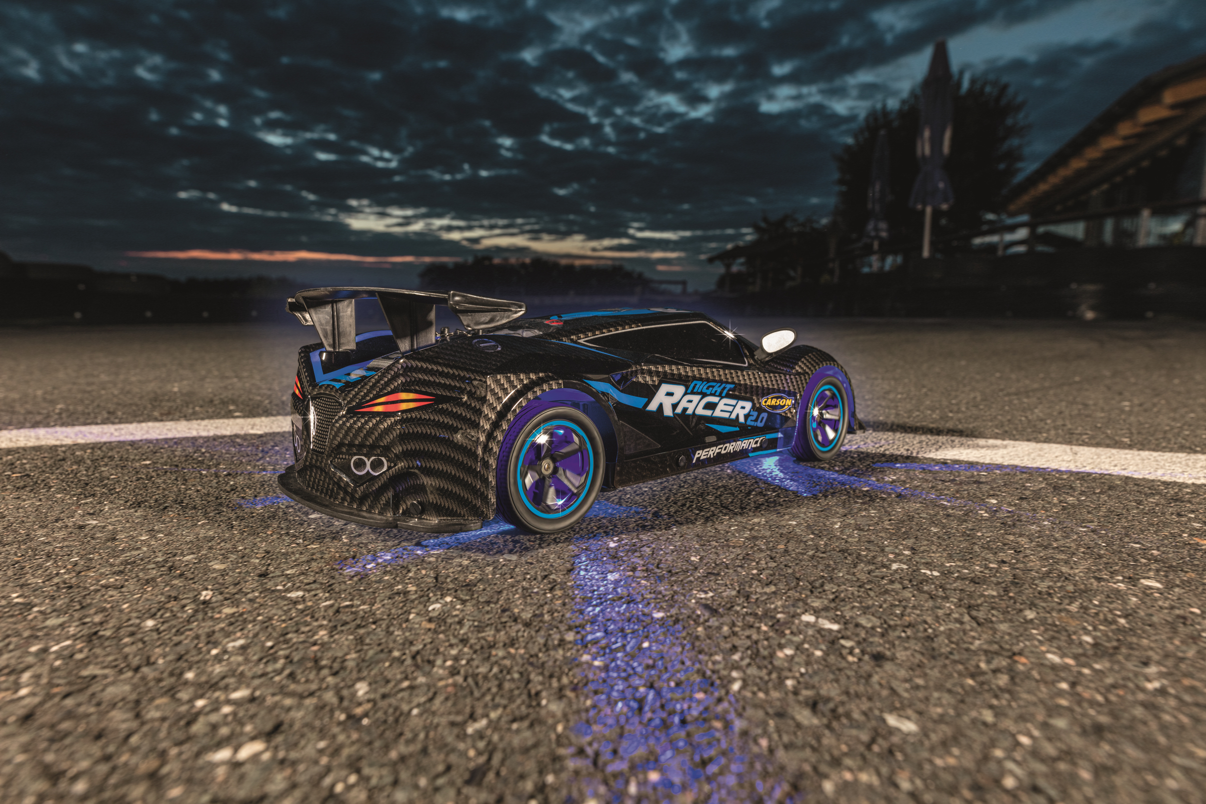 Carson Night Racer 2.0 - kauko-ohjattava auto, 1:10, RTR