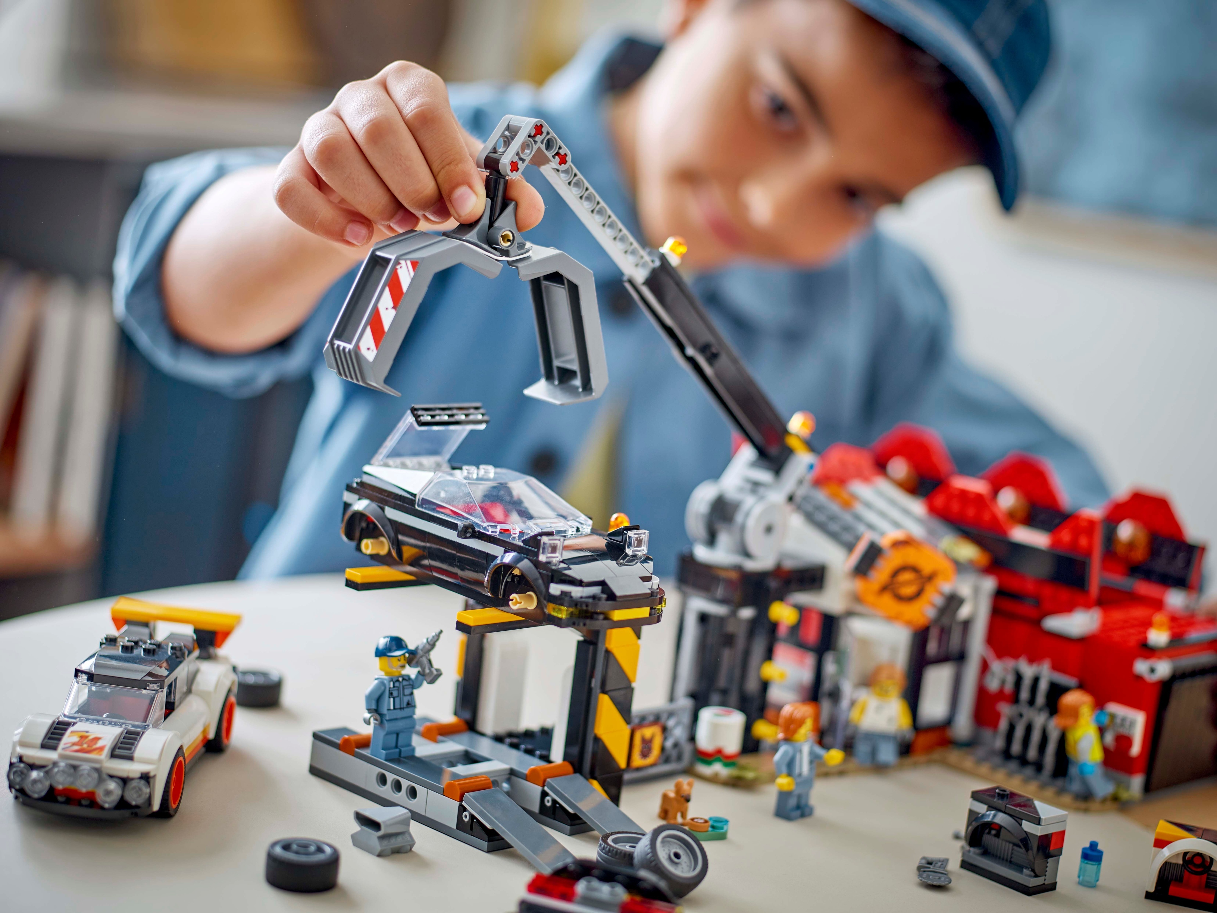 LEGO My City 60472 – Autopurkamo ja autoja