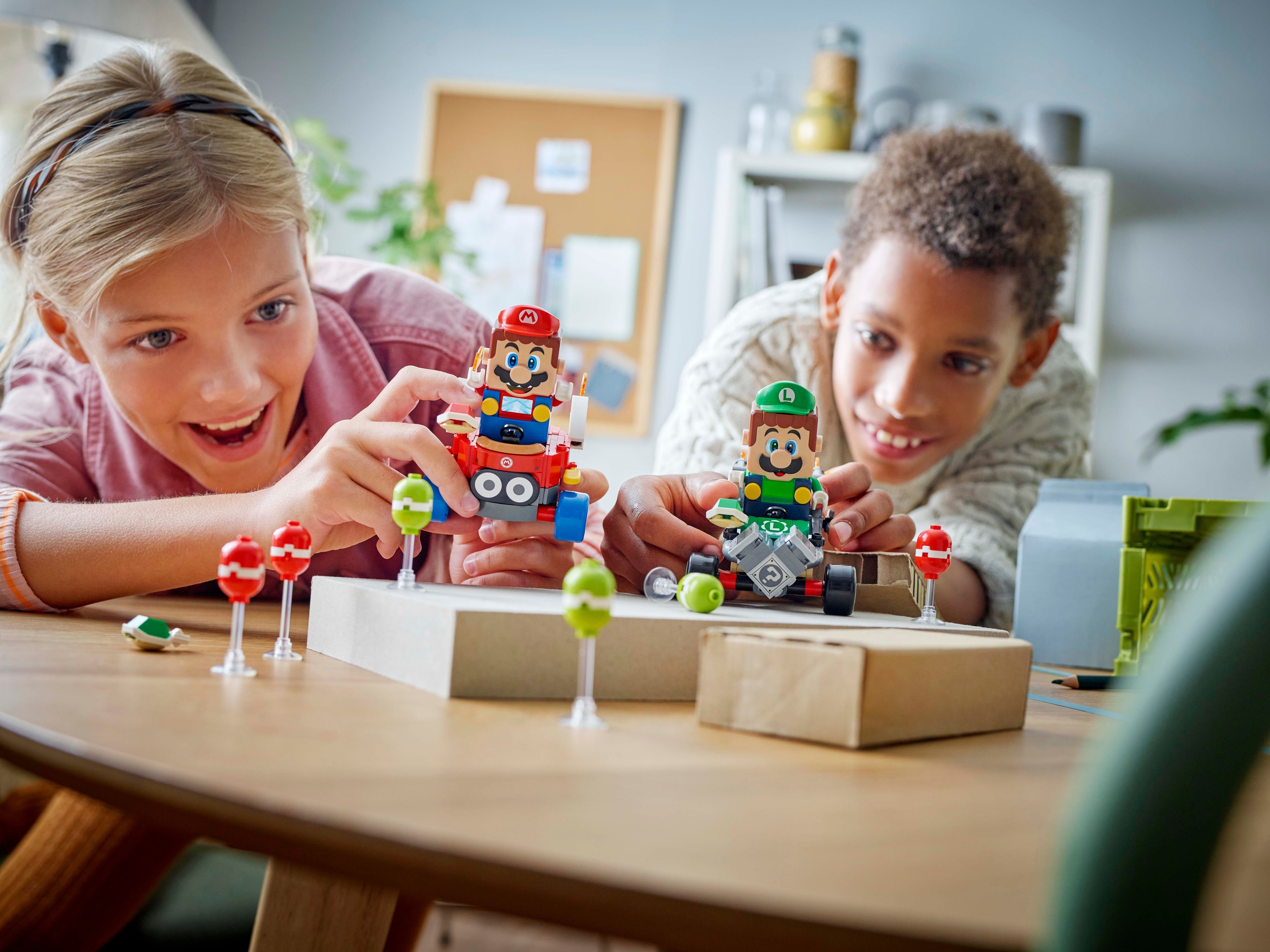 LEGO Super Mario 72034 – Mario Kart™ – Baby Mario vastaan Baby Luigi