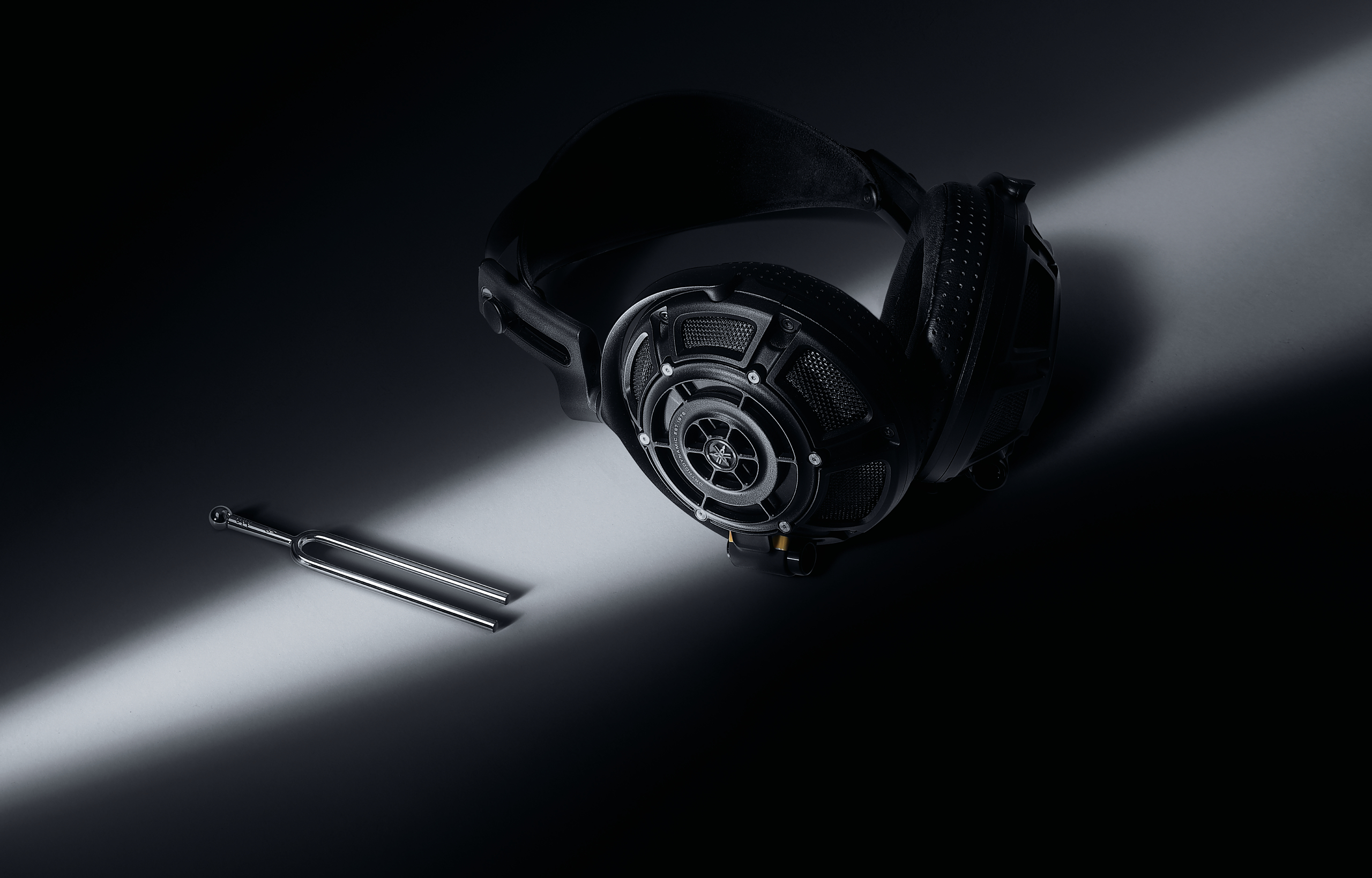 Yamaha YH-5000SE -kuulokkeet, musta