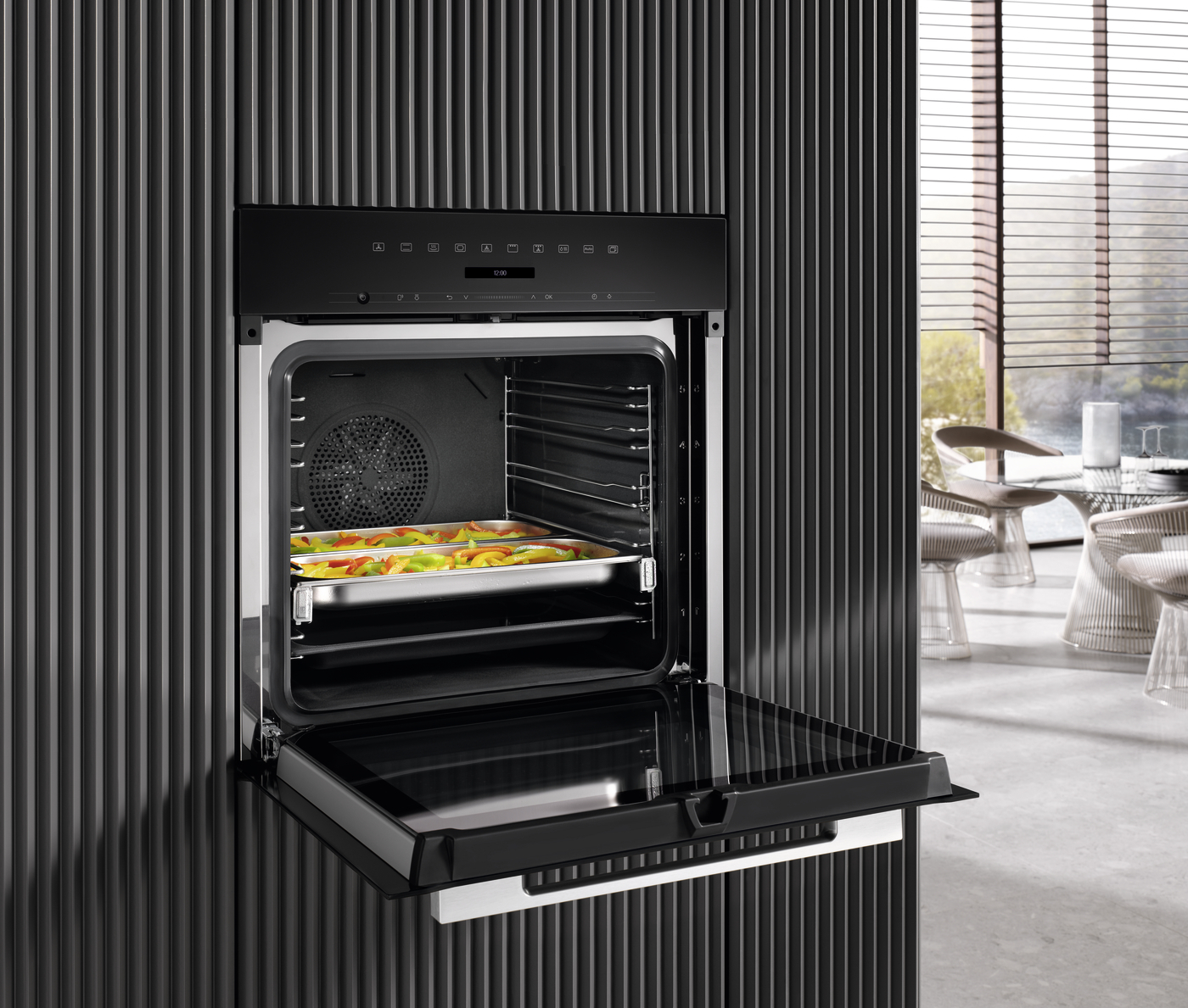 Miele DGC 7151 yhdistelmähöyryuuni, musta