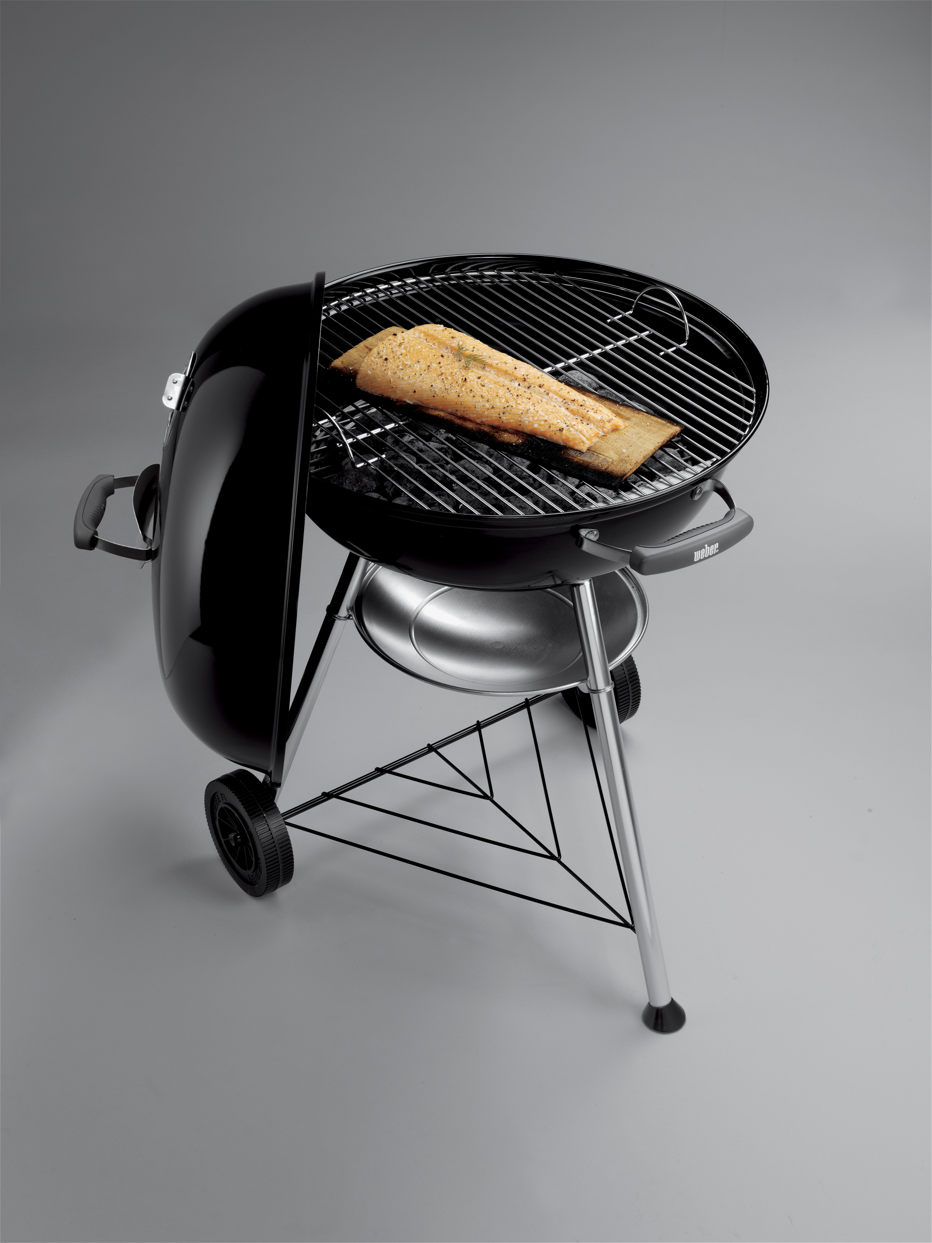 Weber Compact Kettle 57 cm -hiiligrilli