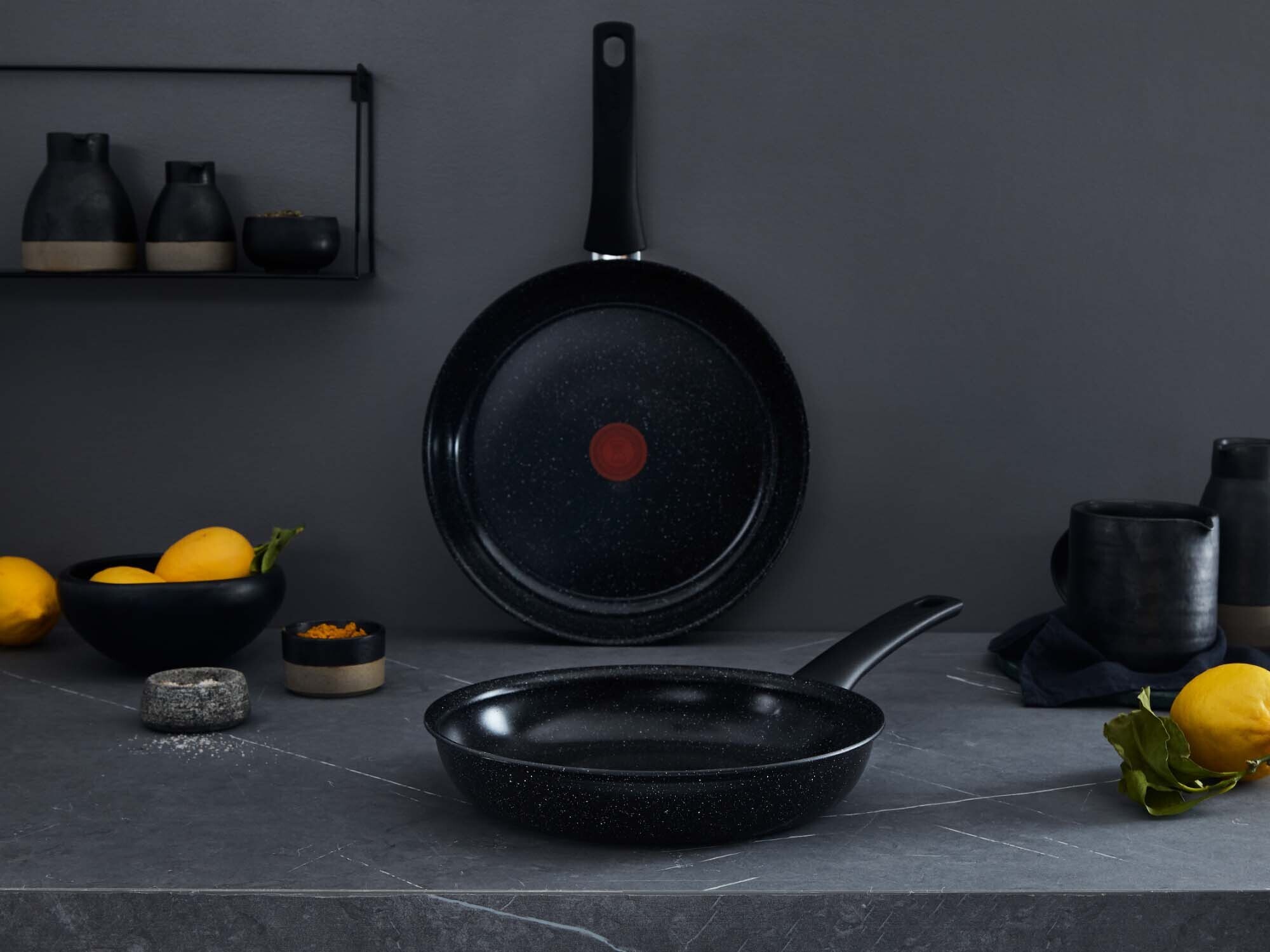Tefal Intens'Ceram -paistinpannu 28 cm, musta
