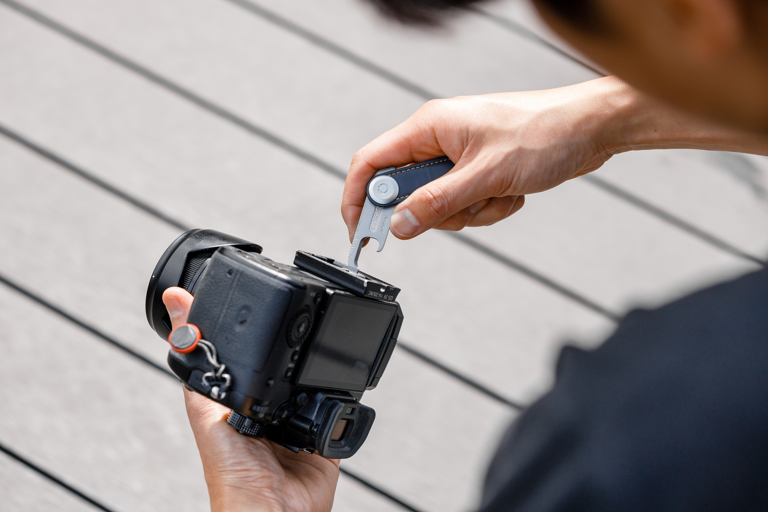 Orbitkey Multi-Tool v2 -monitoimityökalu, hopea