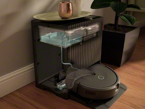 iRobot Roomba Combo 10 Max robotti-imuri AutoWash-telakalla