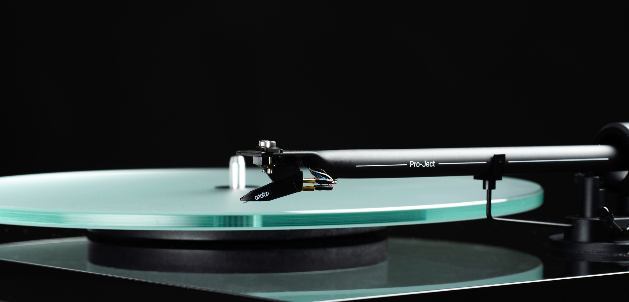 Pro-Ject T1 EVO Phono levysoitin, pianomusta
