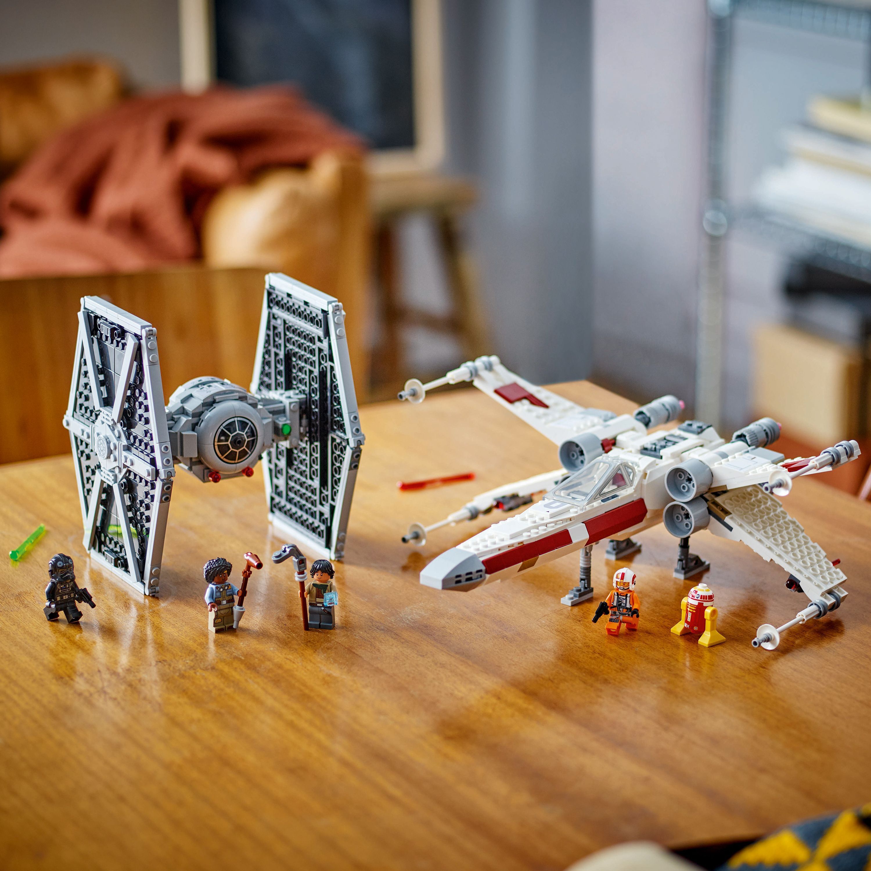 LEGO Star Wars 75393 - TIE-hävittäjä ja X-Wing – yhdistelmämalli