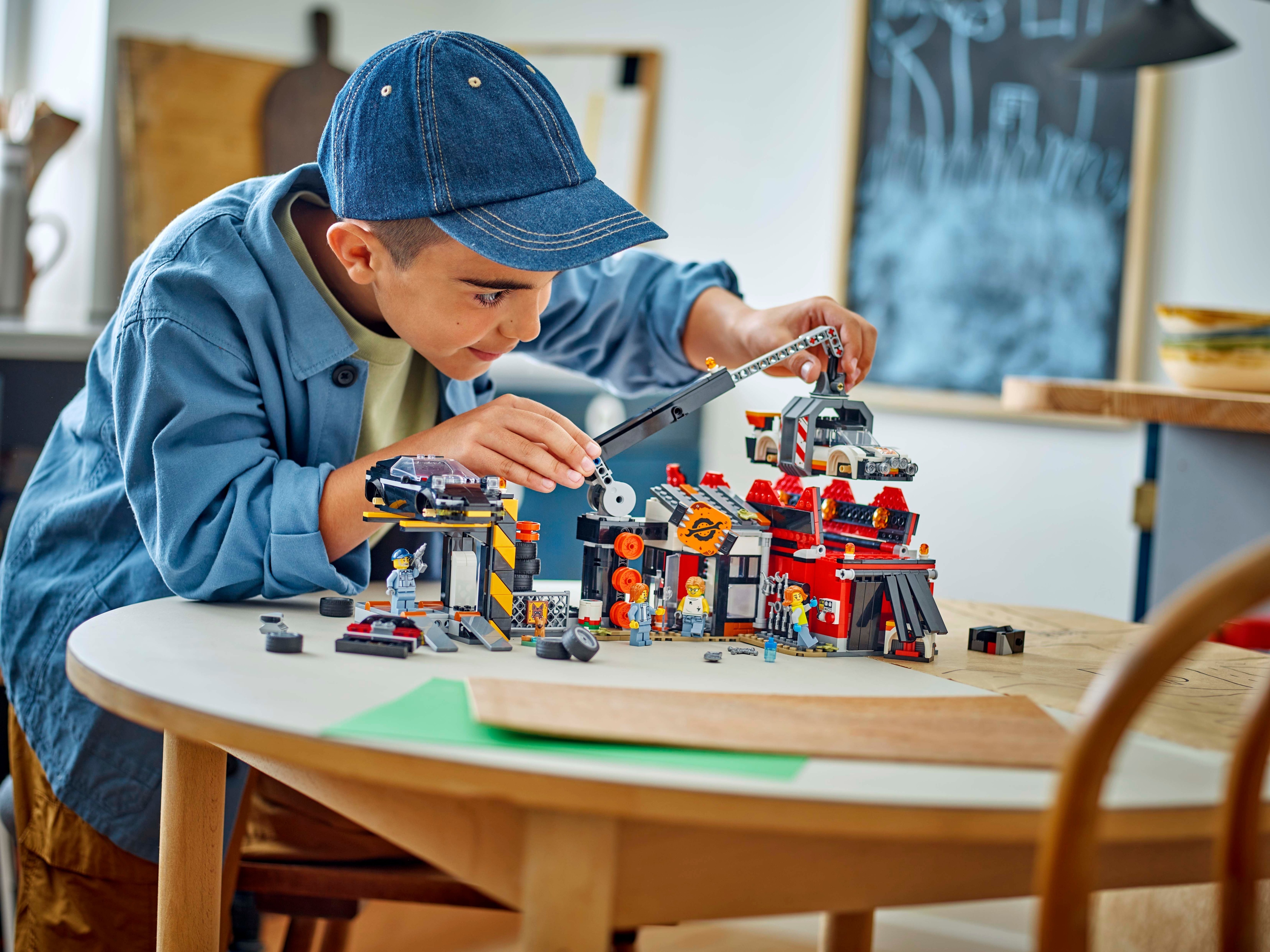LEGO My City 60472 – Autopurkamo ja autoja