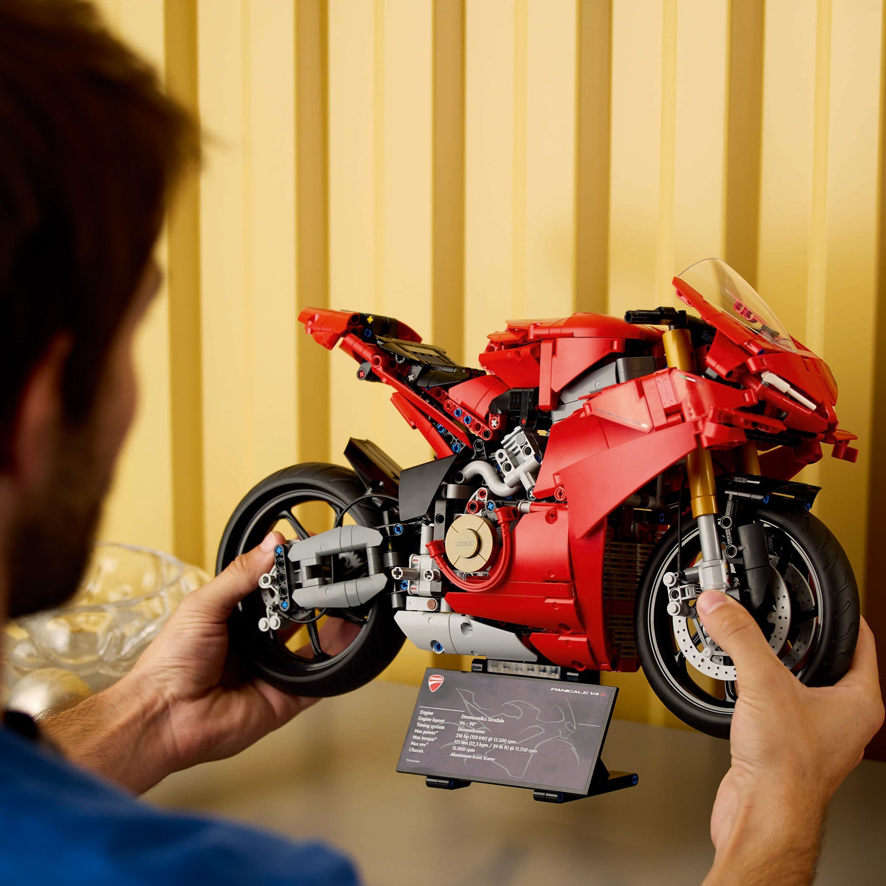 LEGO Technic 42202 – Ducati Panigale V4 S ‑moottoripyörä