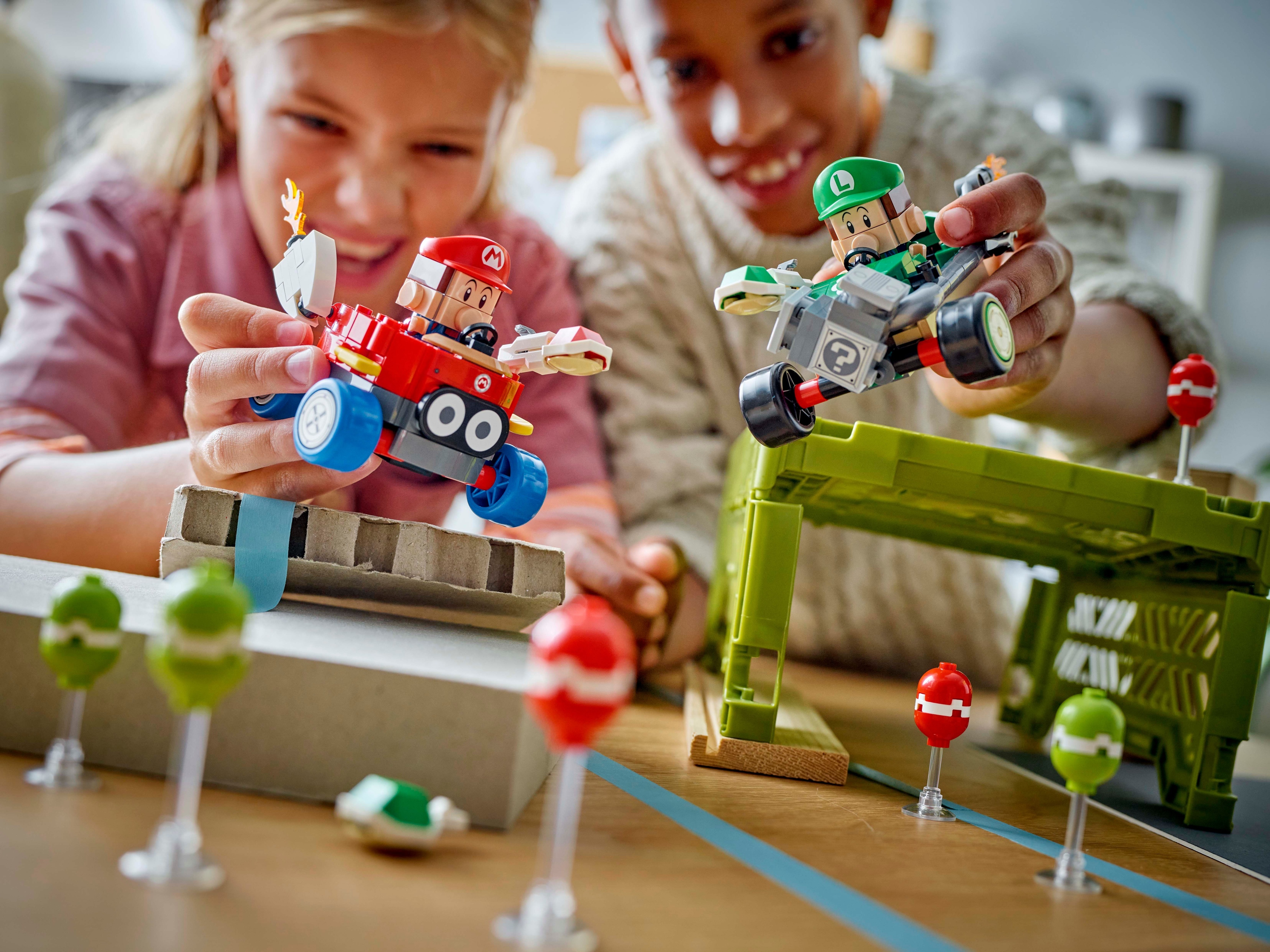 LEGO Super Mario 72034 – Mario Kart™ – Baby Mario vastaan Baby Luigi