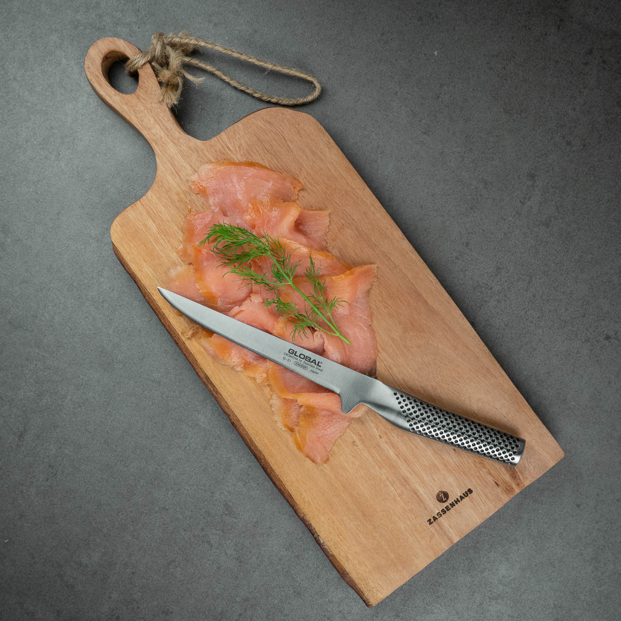 Global kokkiveitsi, 20 cm