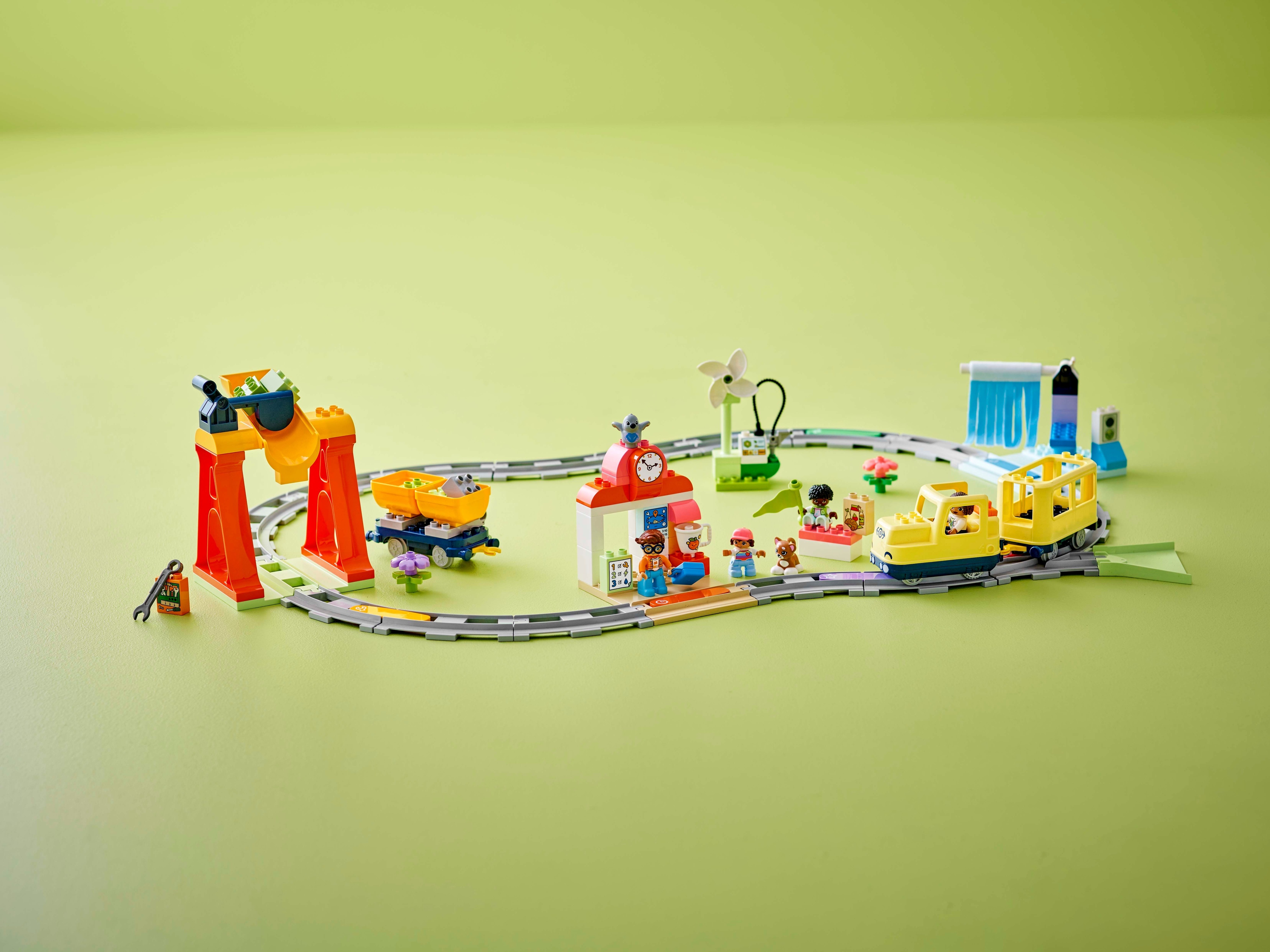 LEGO DUPLO Town 10428 – Iso interaktiivinen paikallisjuna
