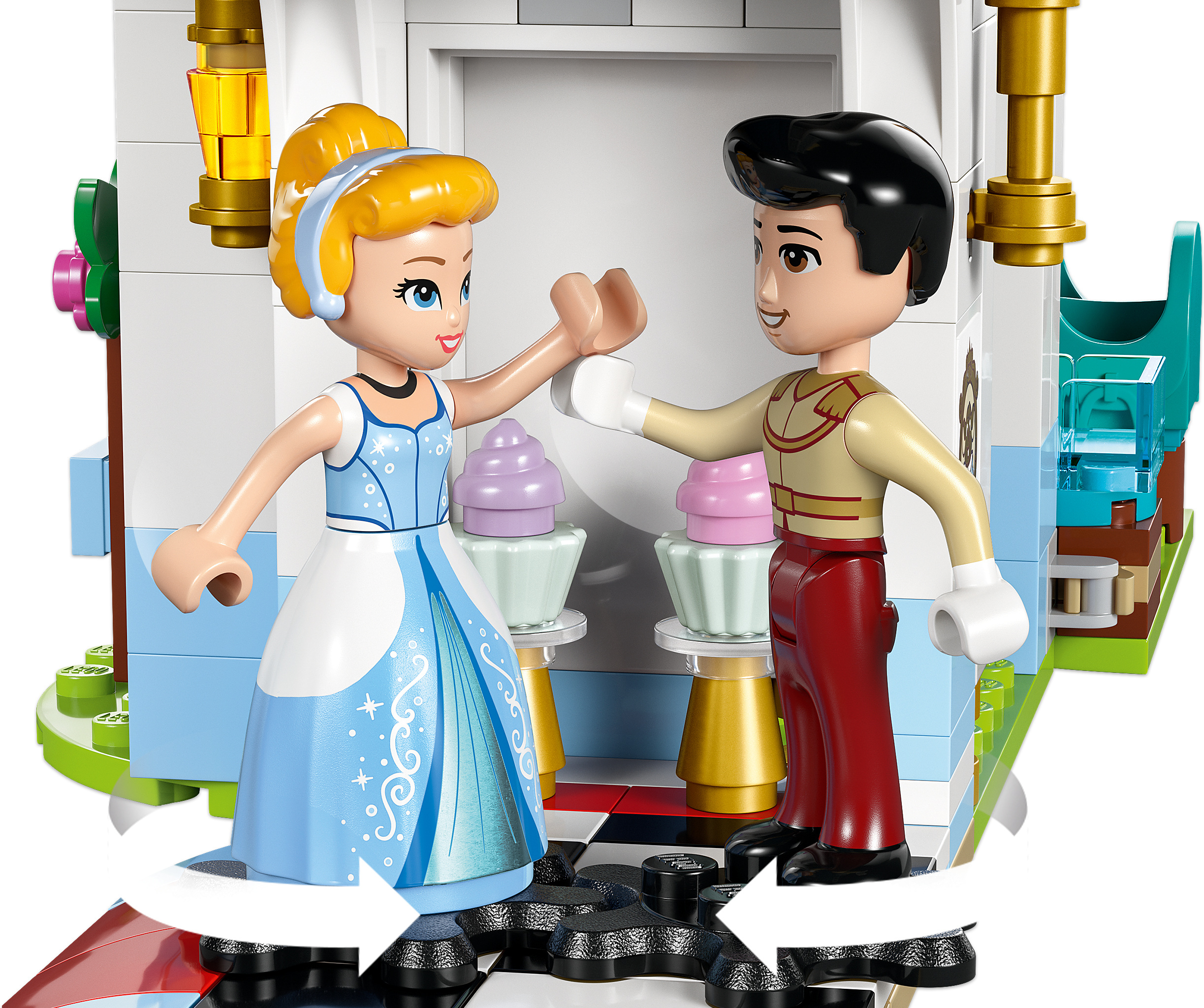 LEGO Disney Princess 43275 – Tuhkimon linna ja hevosvaunut