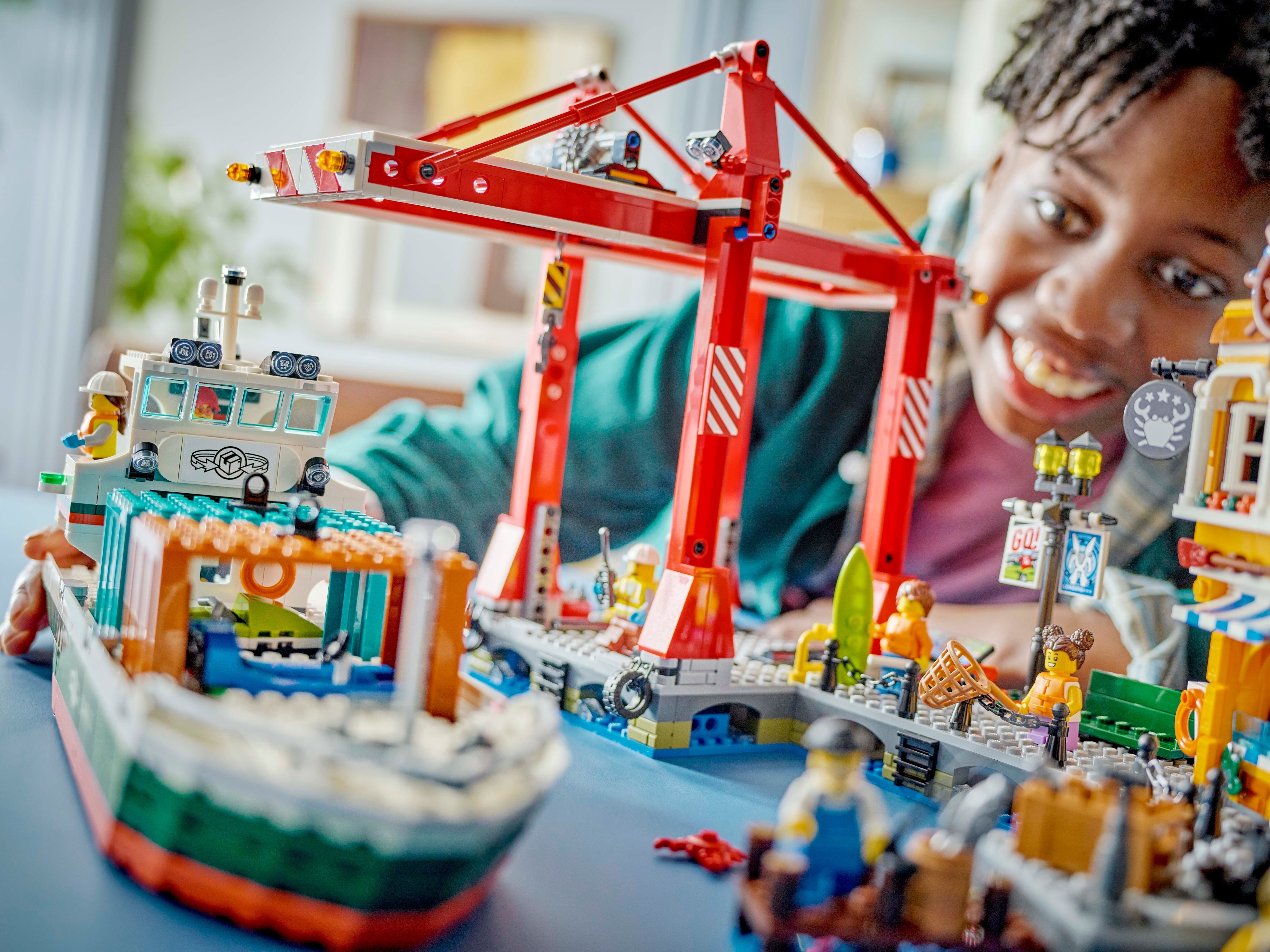 LEGO My City 60421  - Robottimaailman vuoristorata