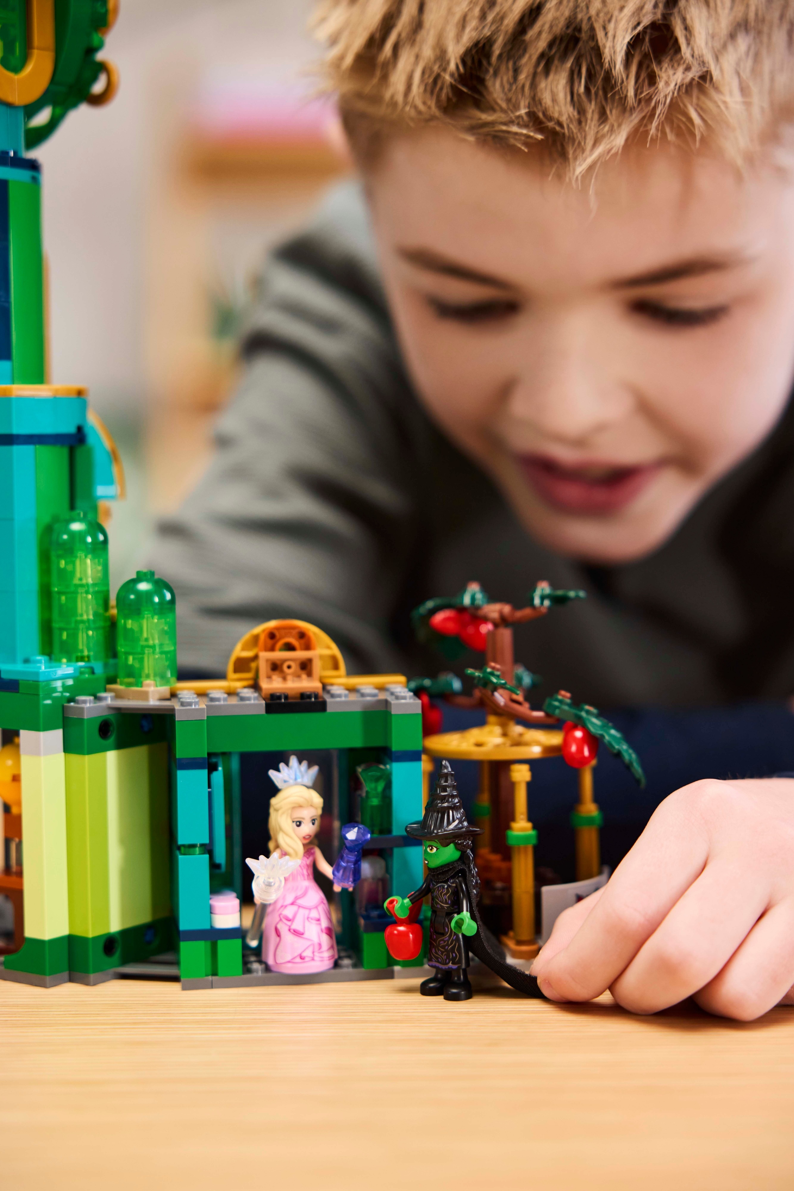 LEGO Wicked 75683 – Glindan ja Elphaban asuntola