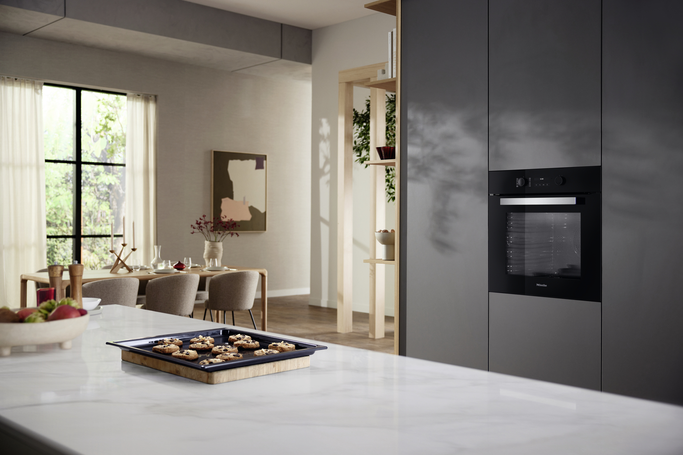 Miele H 2465 BP erillisuuni, musta