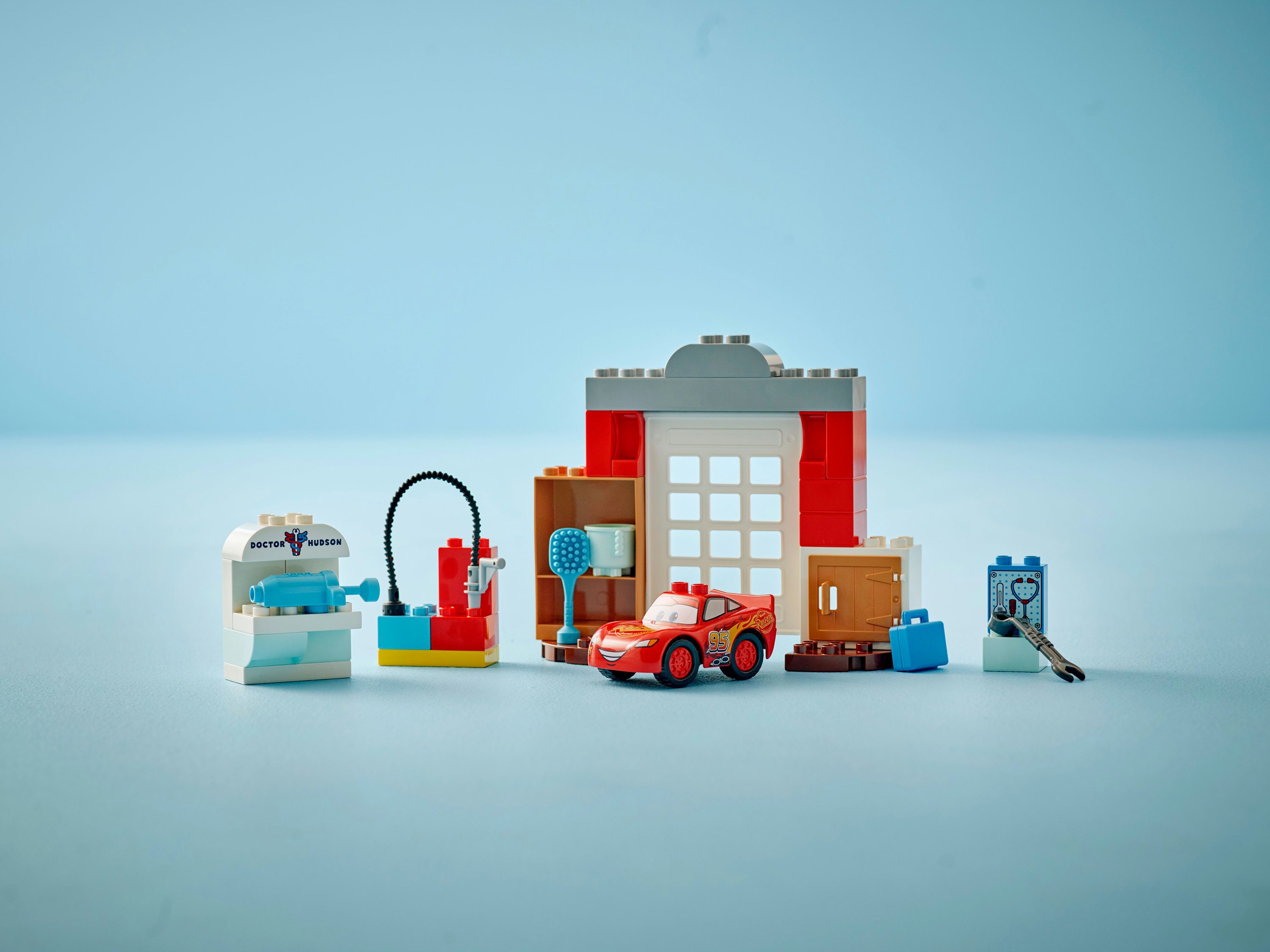 LEGO Bluey 11202 Blueyn perheen autoretki rannalle