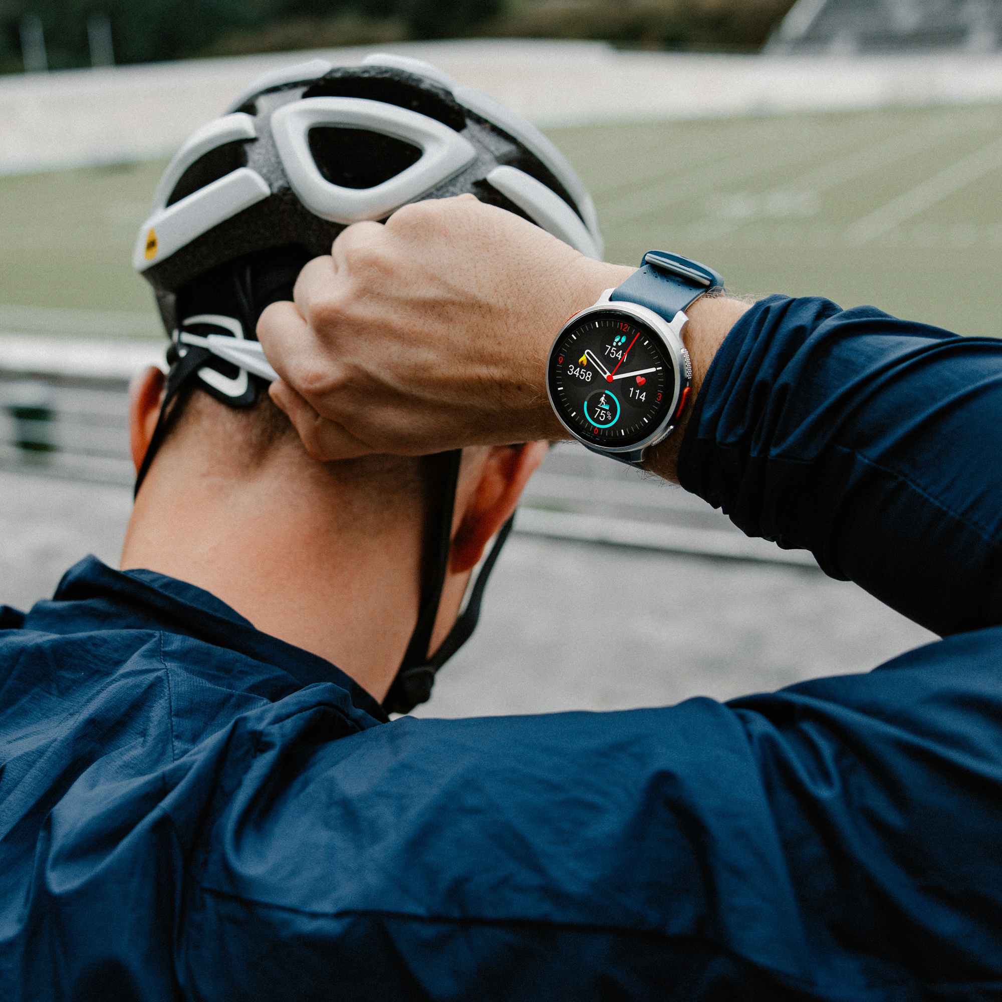 Polar Vantage V3 -premium-urheilukello, musta