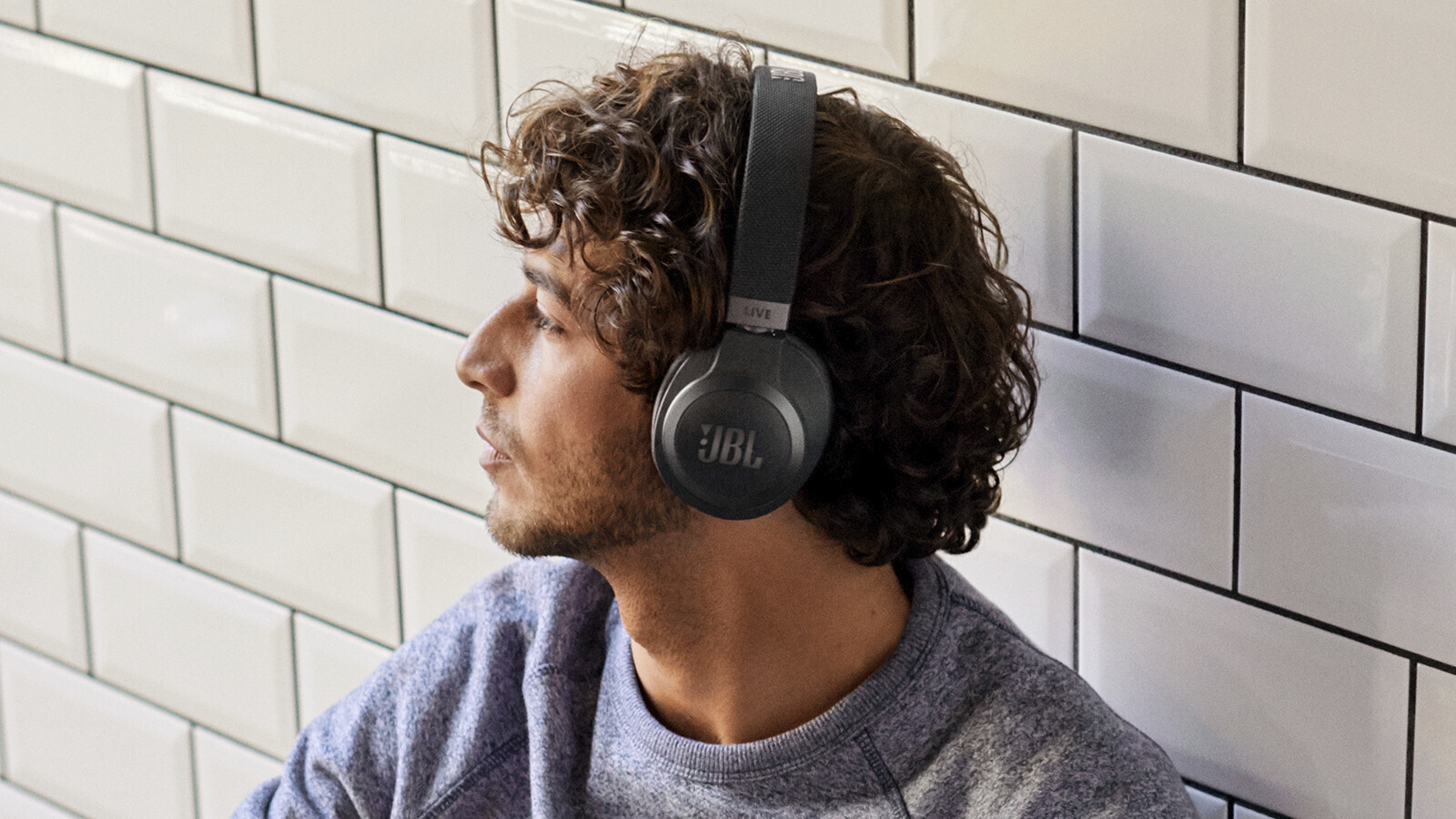 JBL LIVE 660NC -Bluetooth-vastamelukuulokkeet, musta