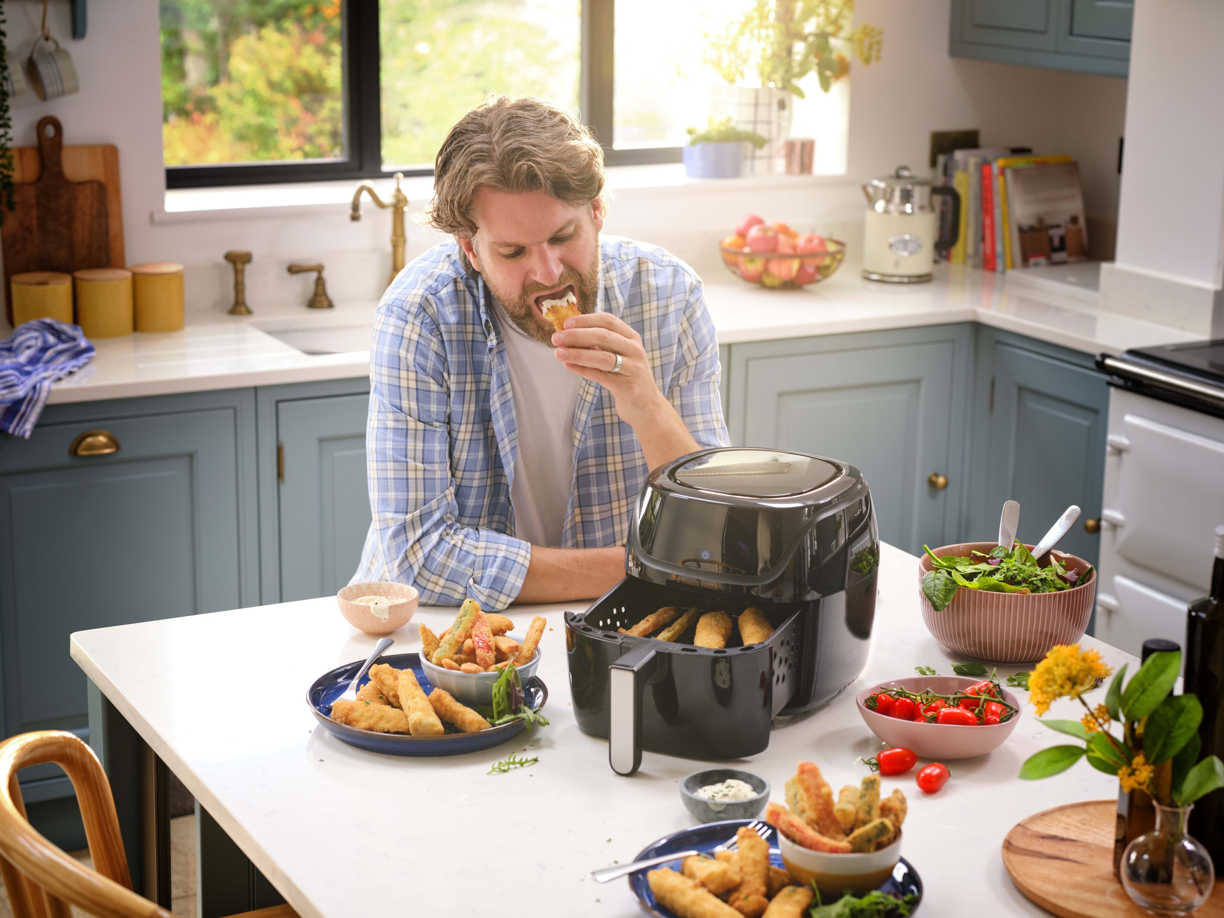 Russell Hobbs Satisfry Medium 4L airfryer 6 Russell Hobbs Satisfry Medium 4L airfryer - Image 6