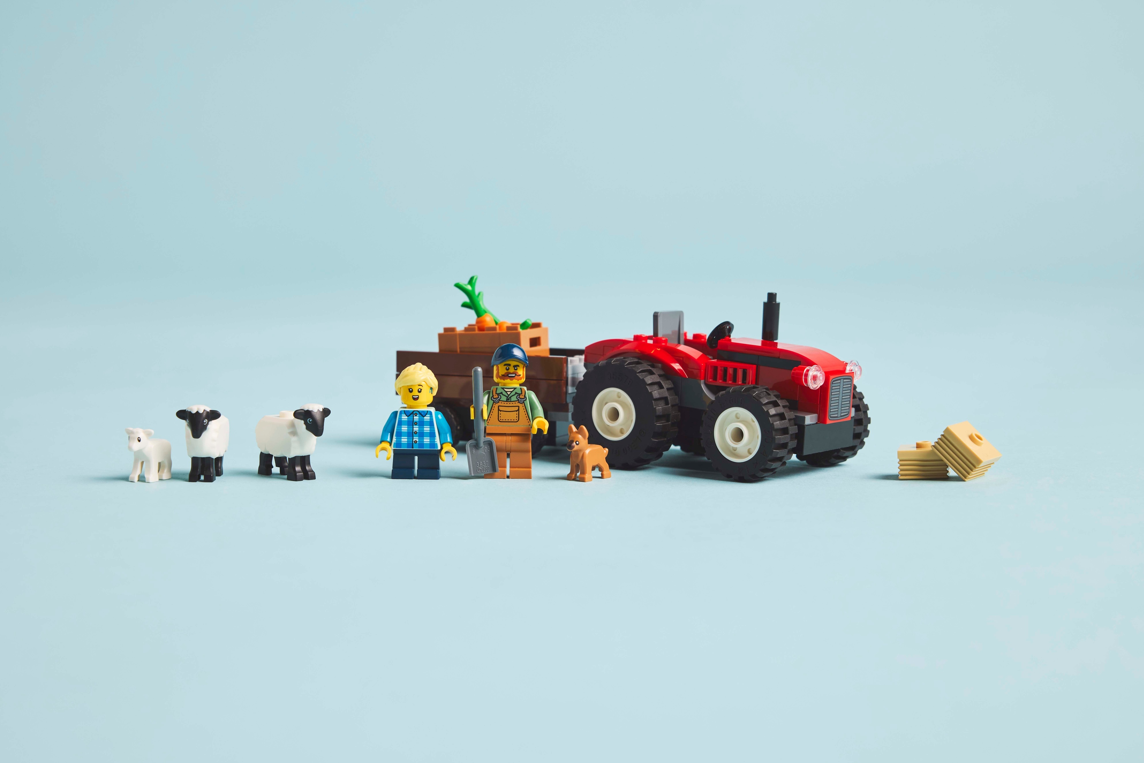 LEGO City 60461 – Maatilan punainen traktori, peräkärry ja lampaat