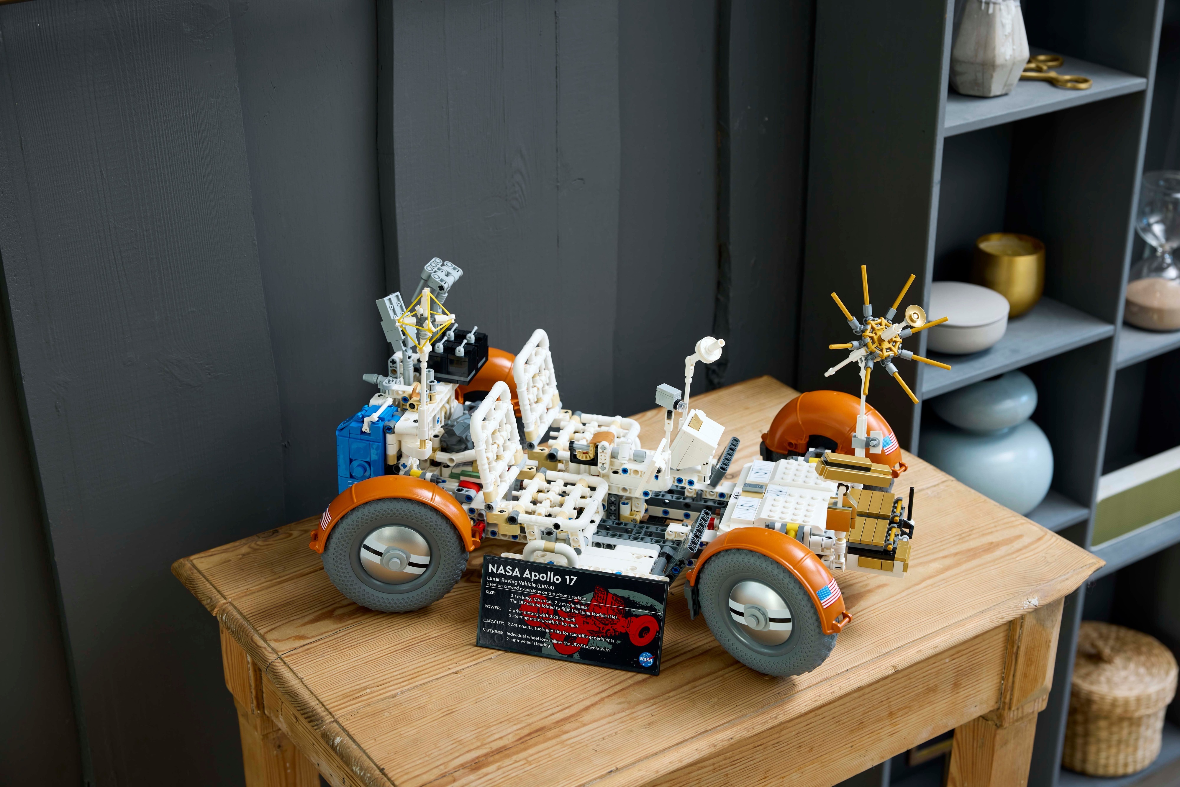 LEGO Technic 42182  - NASA Apollo – kuuauto