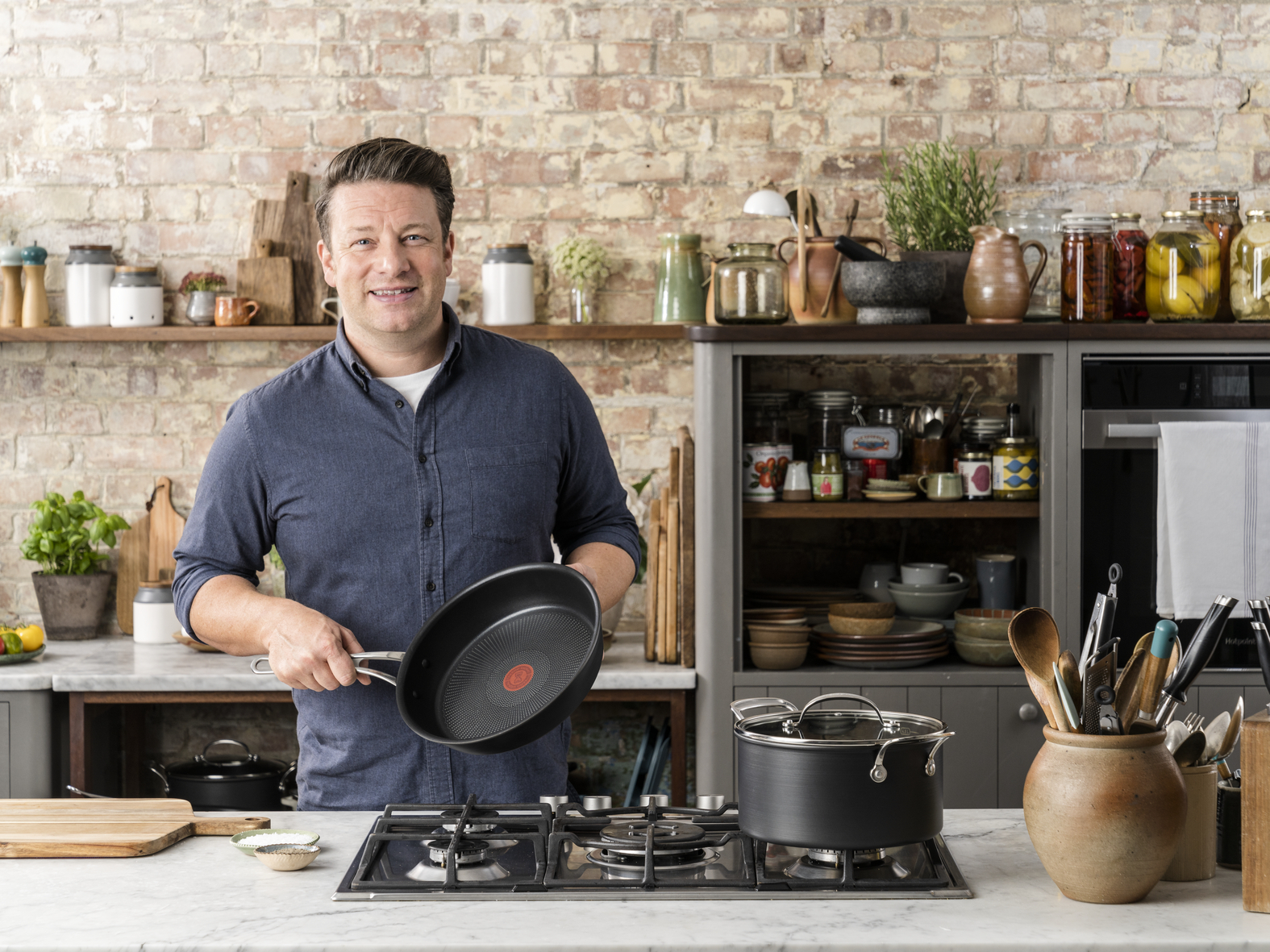 Tefal Jamie Oliver Cook's Classics HA -paistokattila lasikannella 30 cm/5,4 L, musta